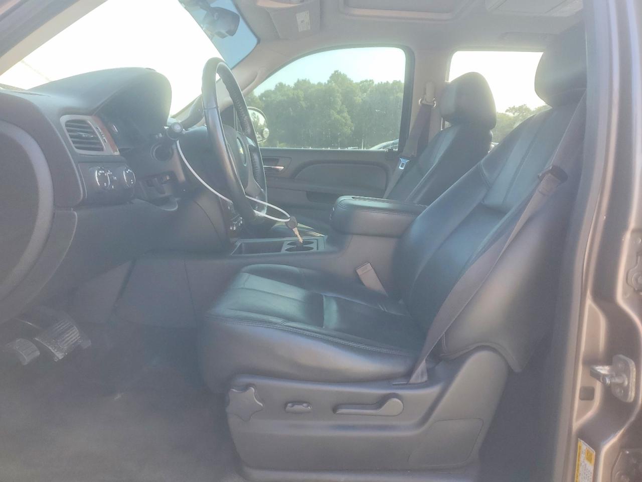2013 Chevrolet Tahoe K1500 Lt Gray vin: 1GNSKBE01DR296985