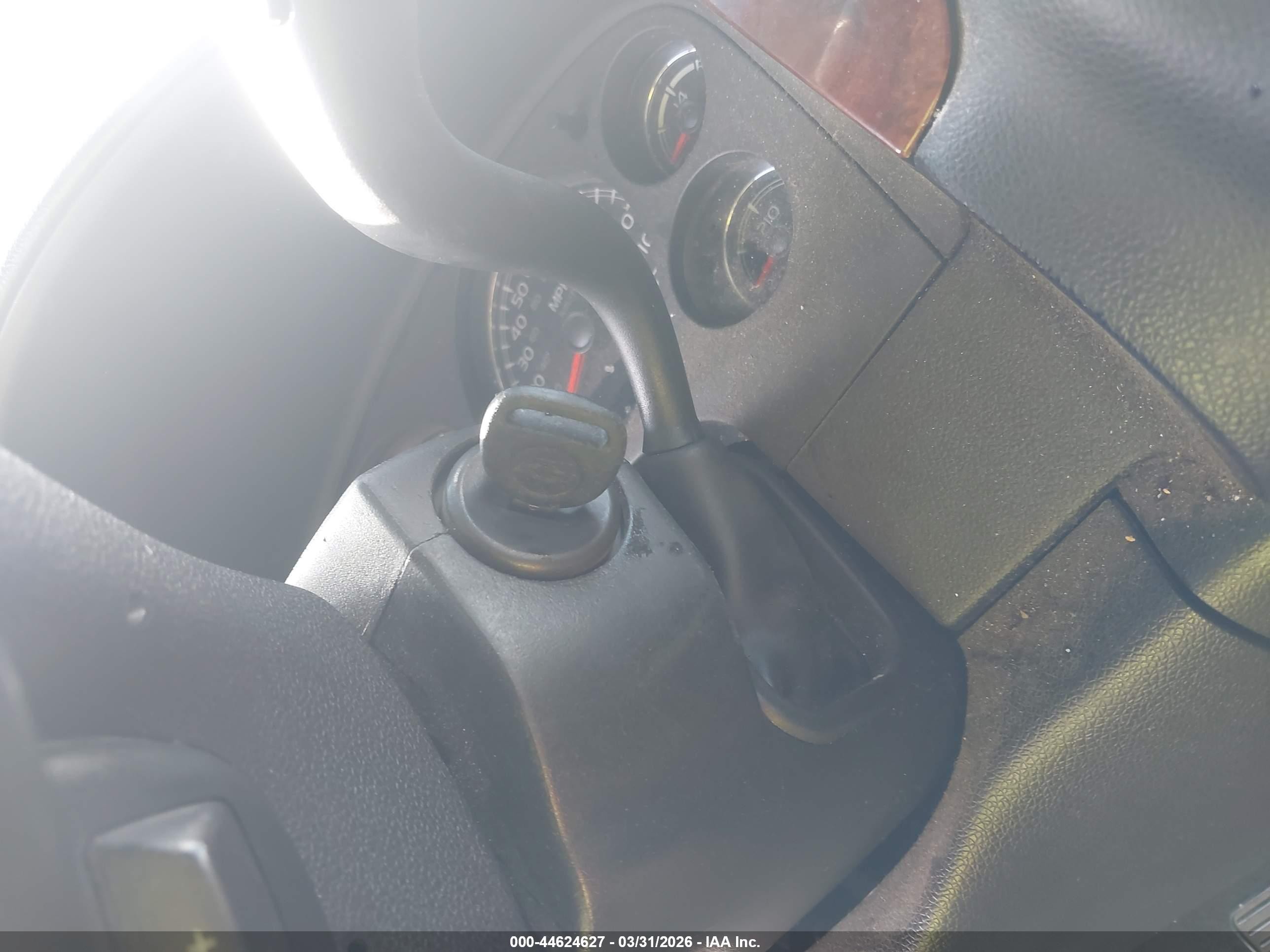 2011 Chevrolet Tahoe Lt Белый vin: 1GNSKBE02BR296345