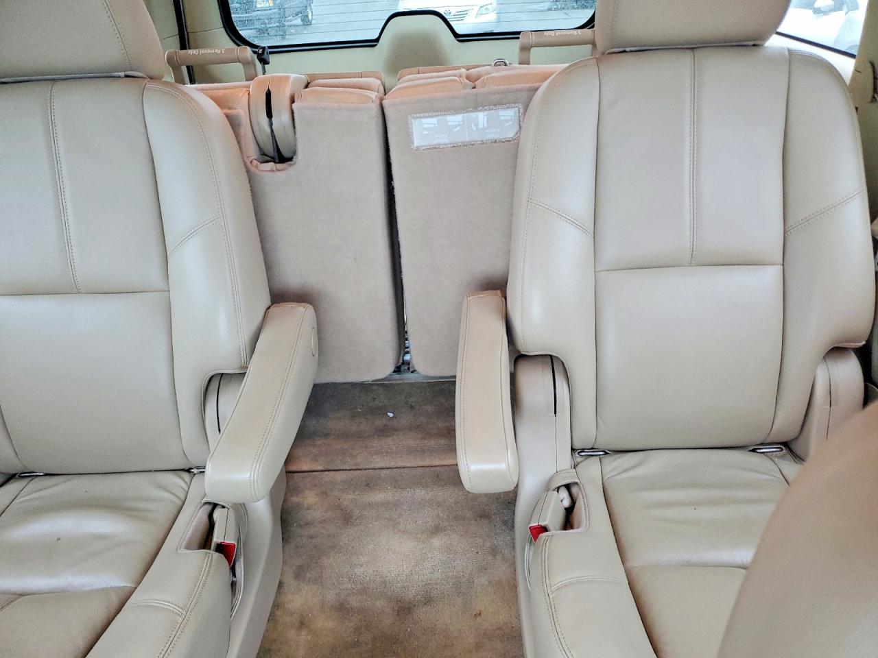 2013 Chevrolet Tahoe K1500 Lt White vin: 1GNSKBE02DR203732