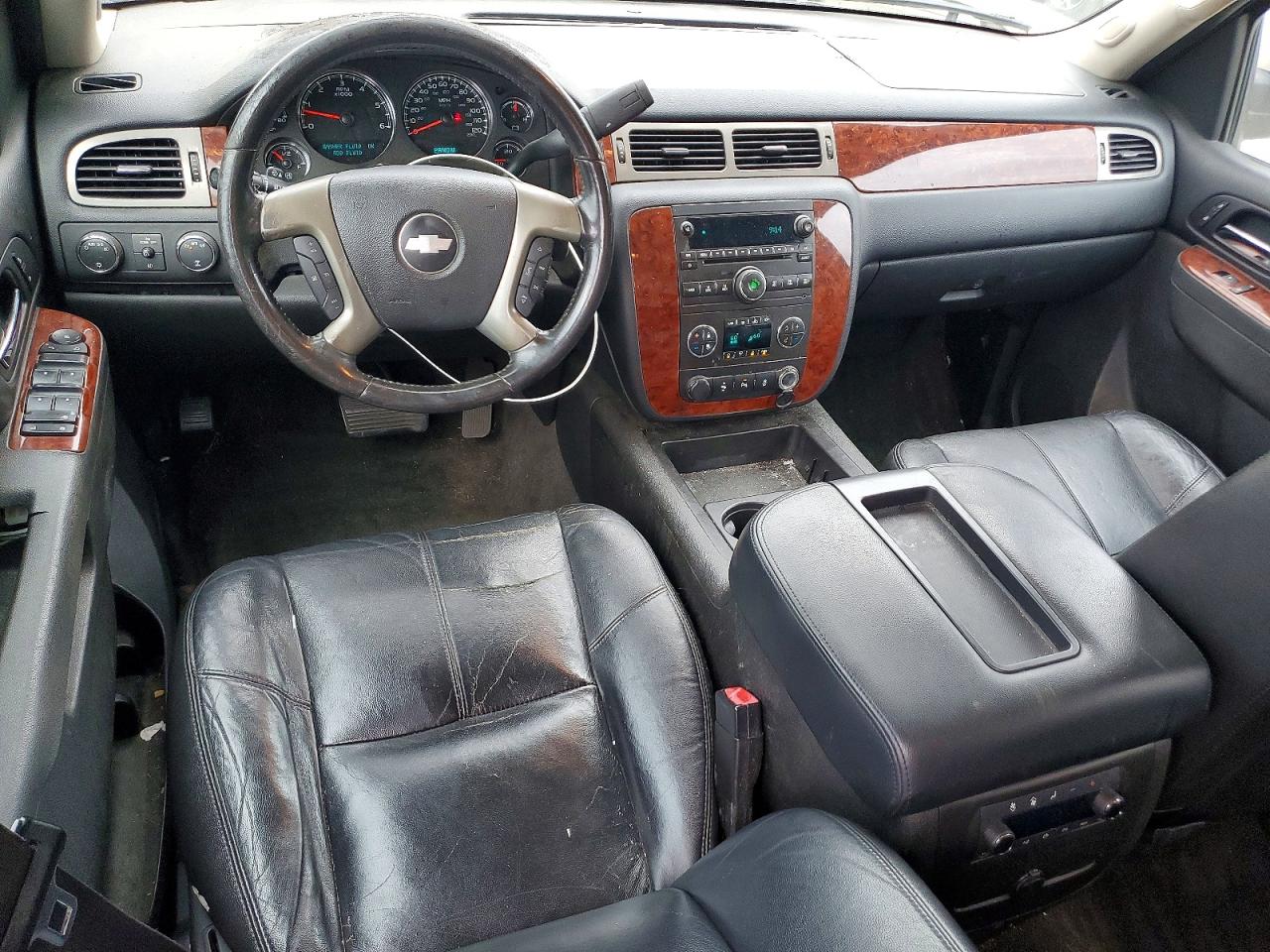 2013 Chevrolet Tahoe K1500 Lt Бежевый vin: 1GNSKBE02DR213063