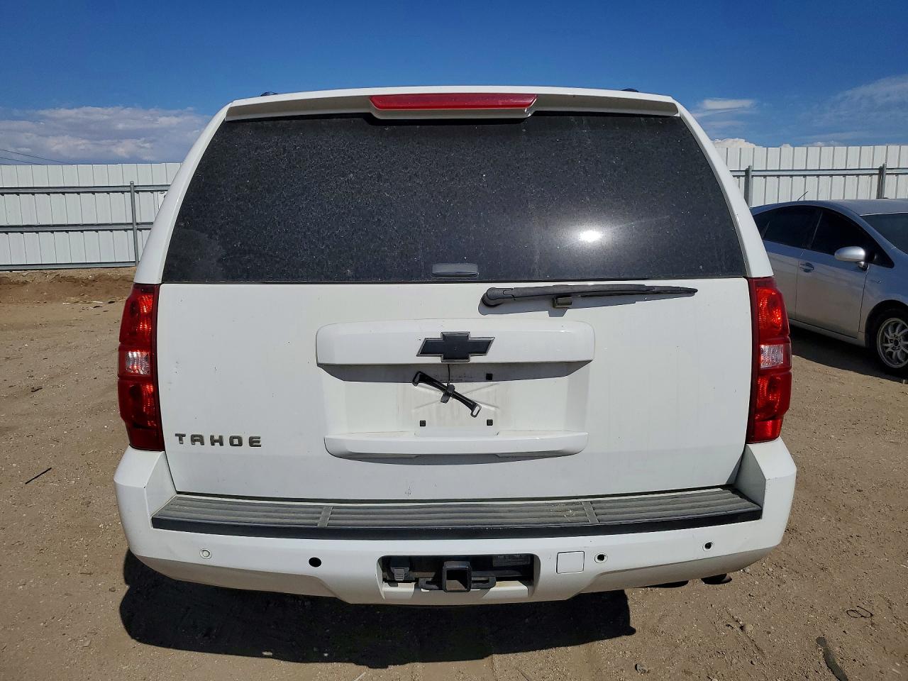 2013 Chevrolet Tahoe K1500 Lt White vin: 1GNSKBE02DR297692