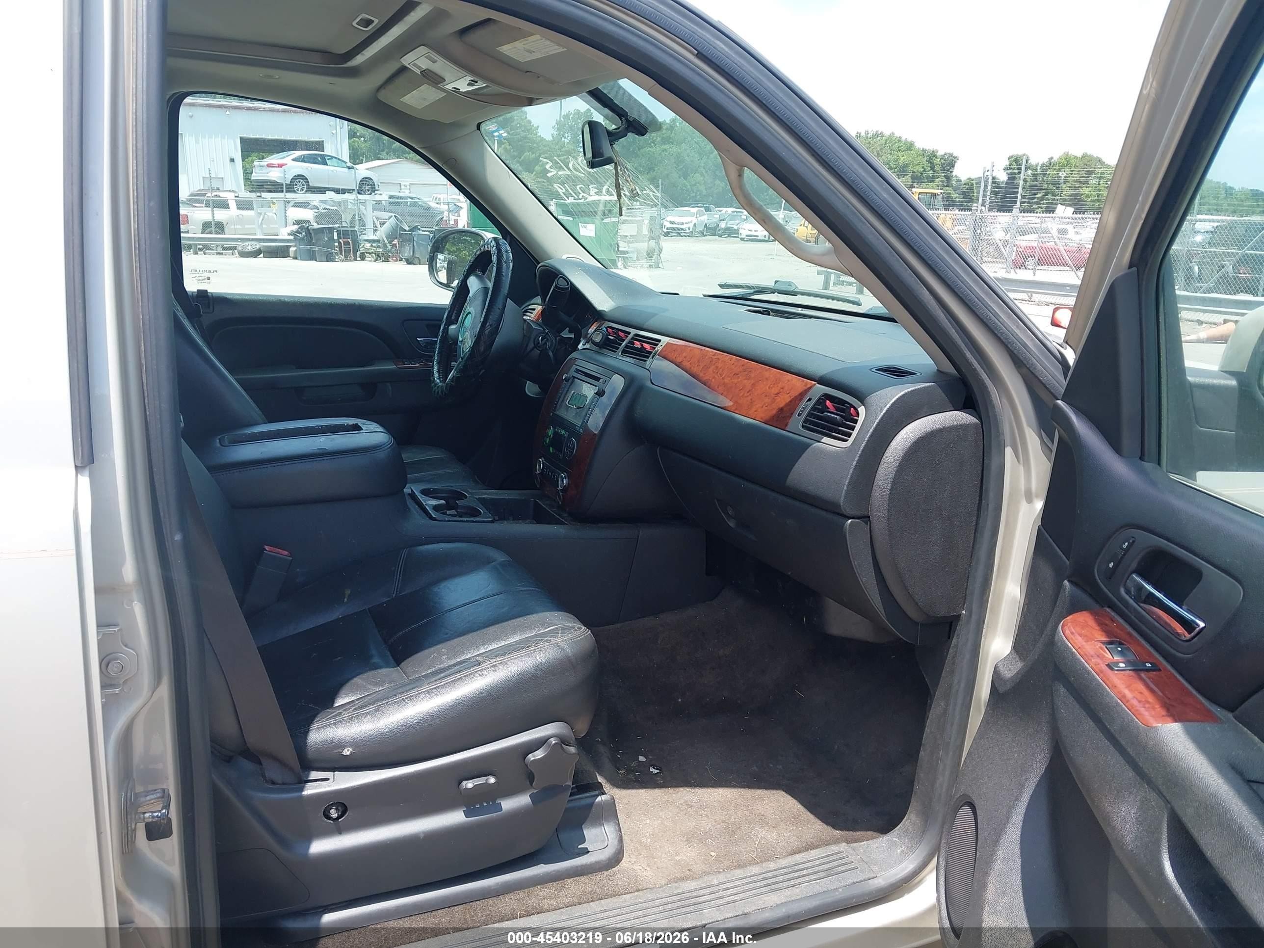 2013 Chevrolet Tahoe Lt Tan vin: 1GNSKBE02DR357910
