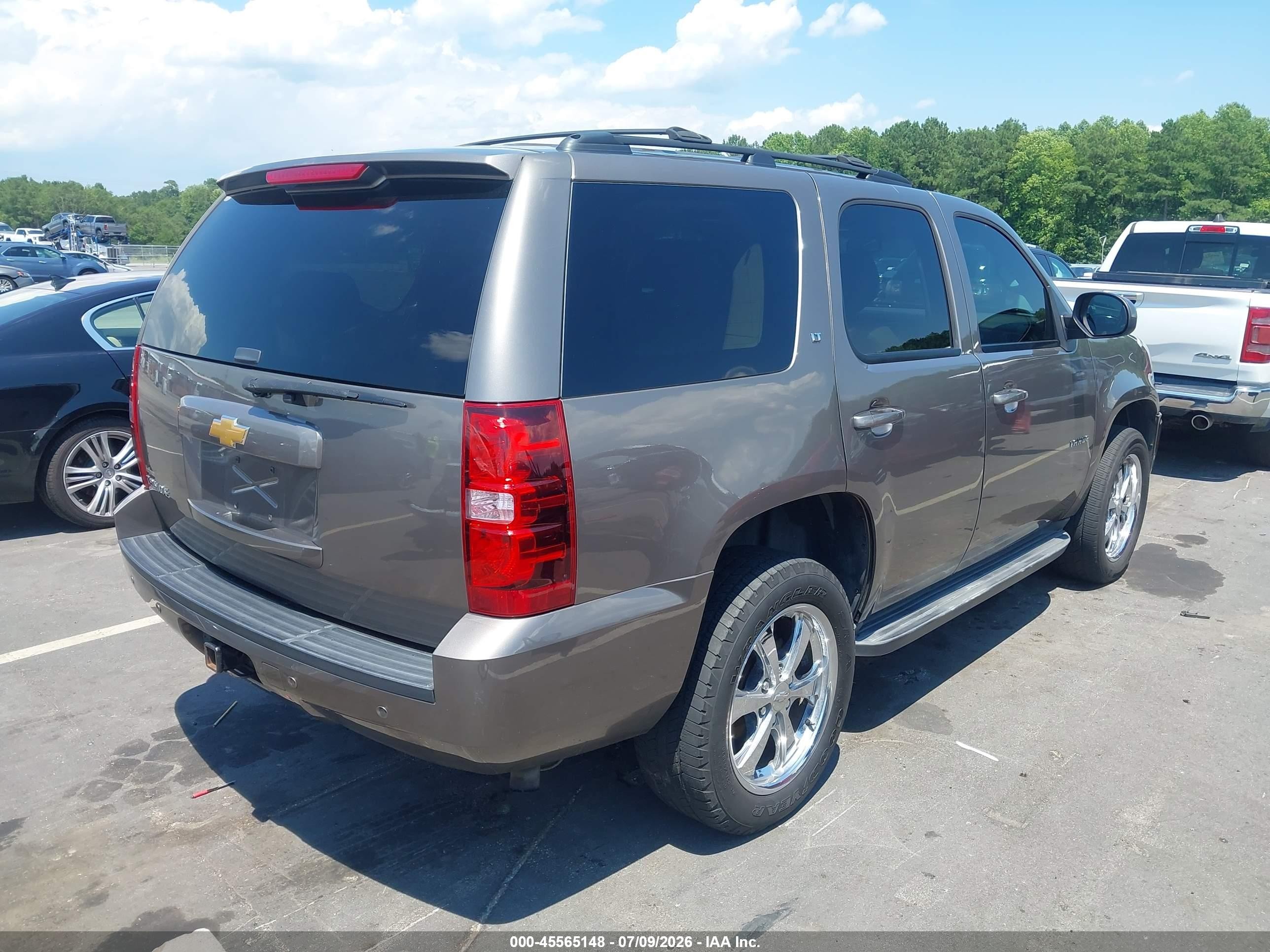 2013 Chevrolet Tahoe Lt Gray vin: 1GNSKBE03DR133383