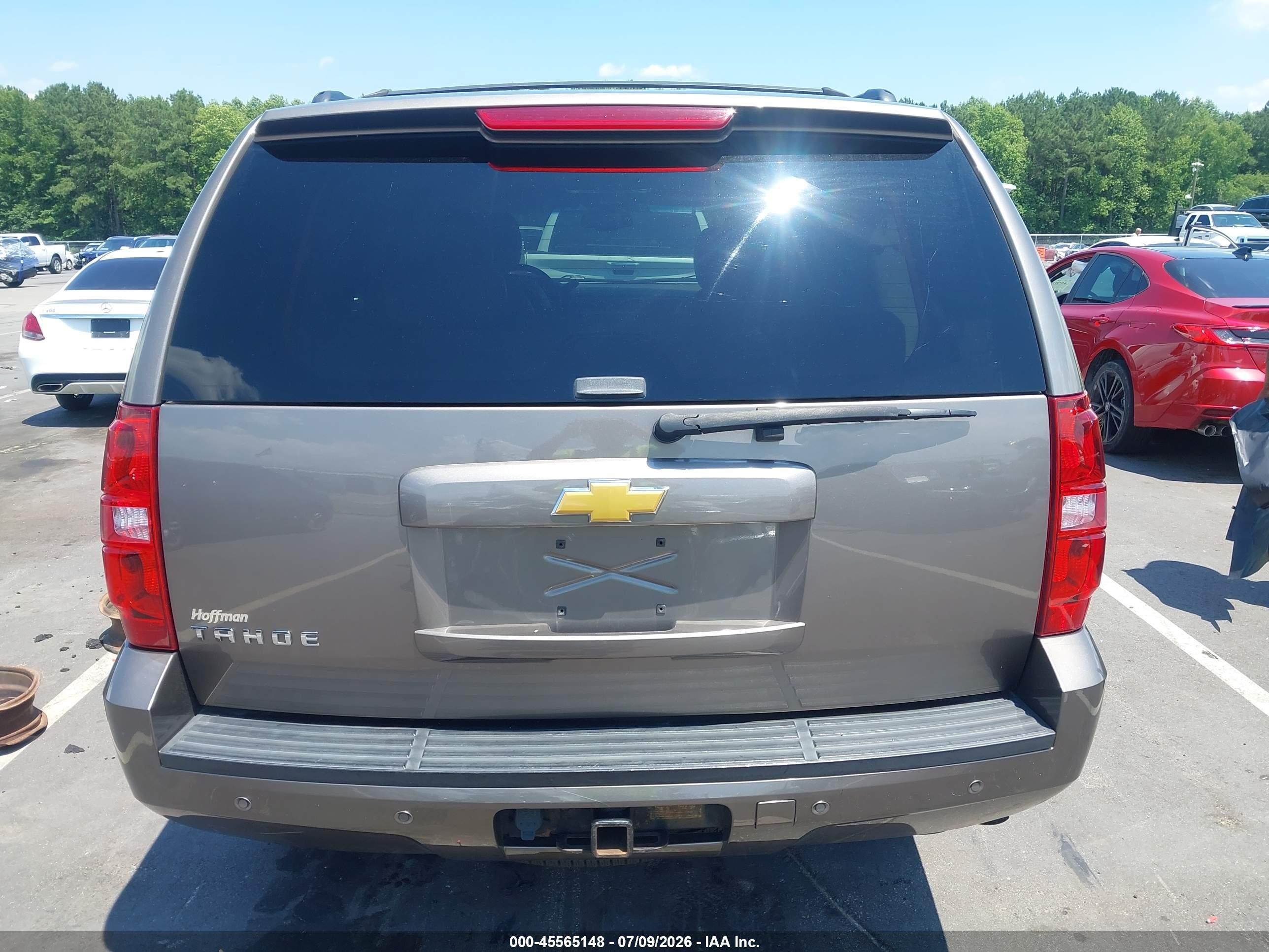 2013 Chevrolet Tahoe Lt Gray vin: 1GNSKBE03DR133383