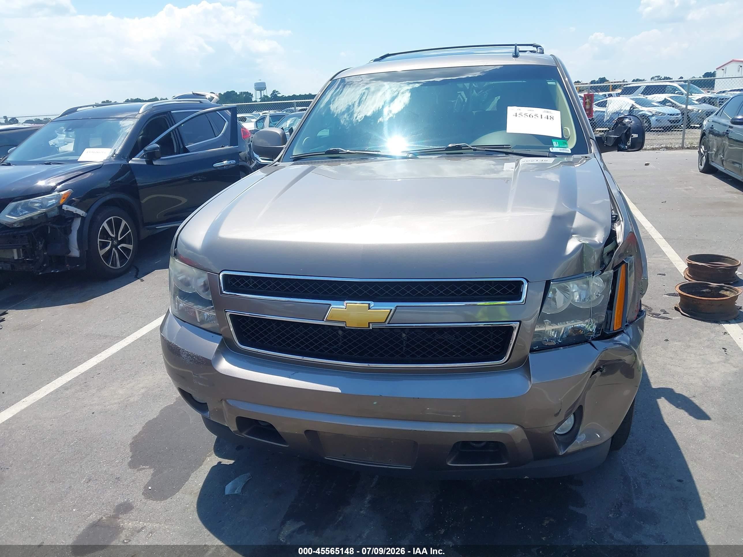 2013 Chevrolet Tahoe Lt Gray vin: 1GNSKBE03DR133383