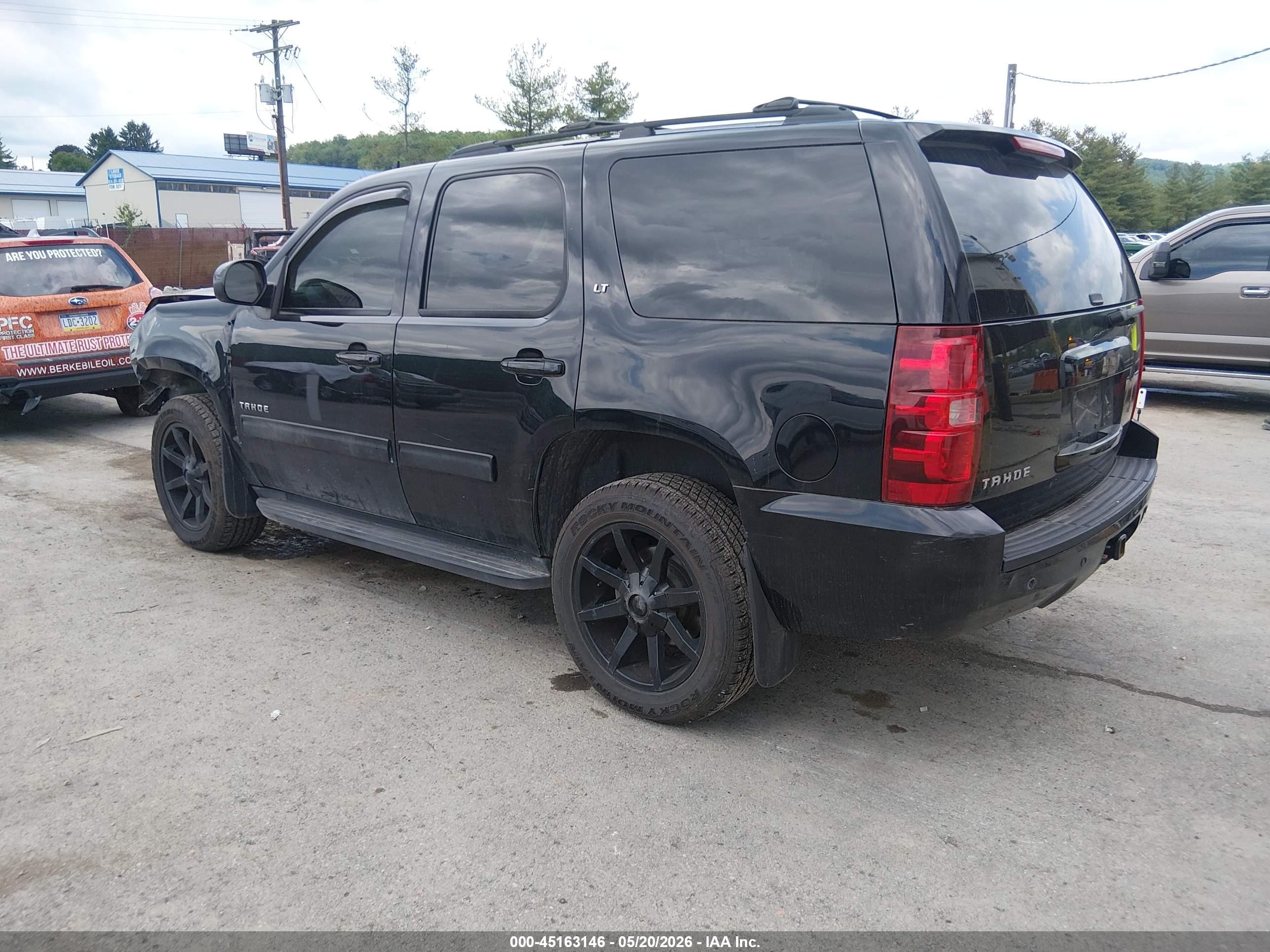 2013 Chevrolet Tahoe Lt Black vin: 1GNSKBE04DR303945