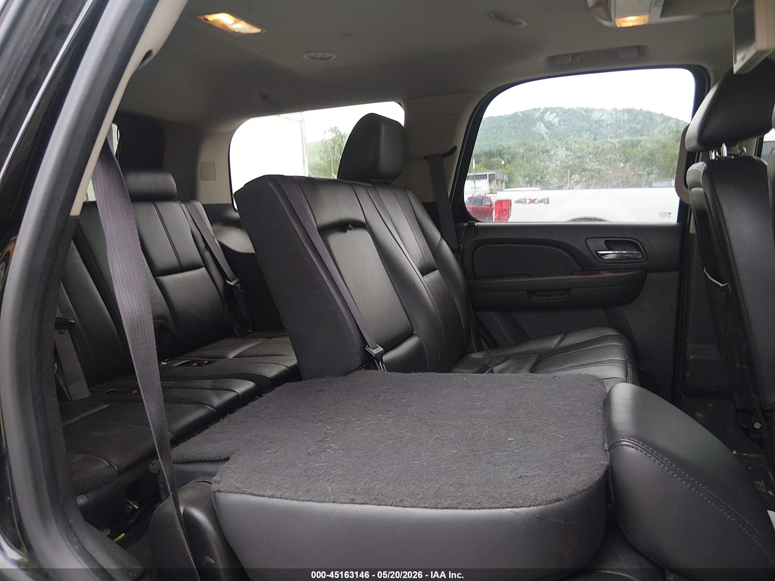 2013 Chevrolet Tahoe Lt Black vin: 1GNSKBE04DR303945