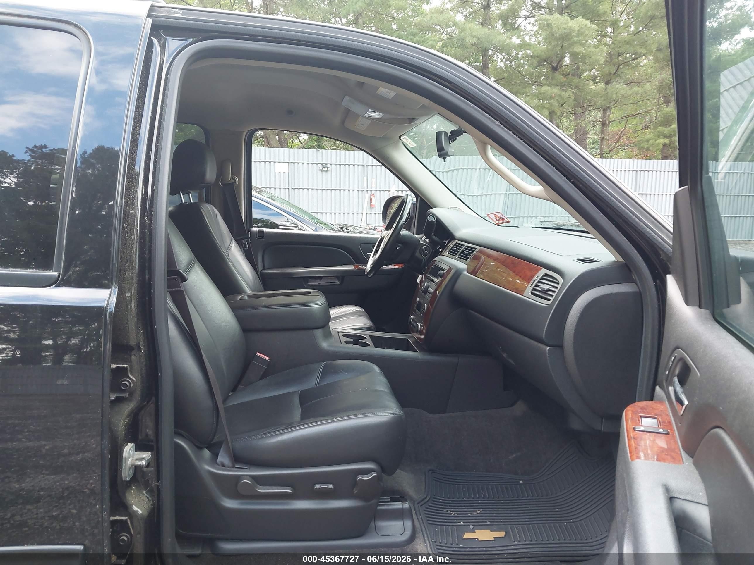 2013 Chevrolet Tahoe Lt Черный vin: 1GNSKBE04DR344785