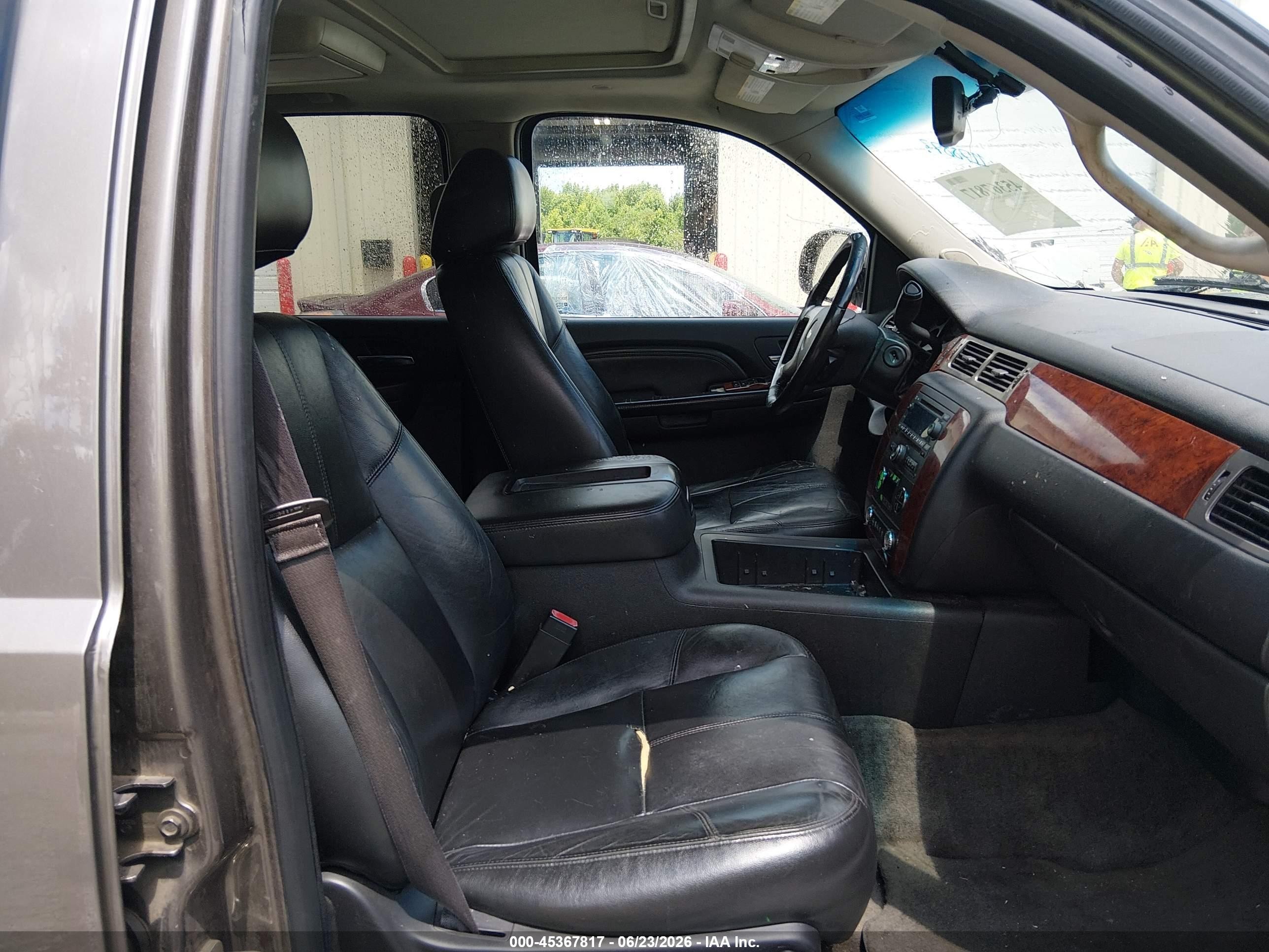2014 Chevrolet Tahoe Lt Gray vin: 1GNSKBE04ER117887