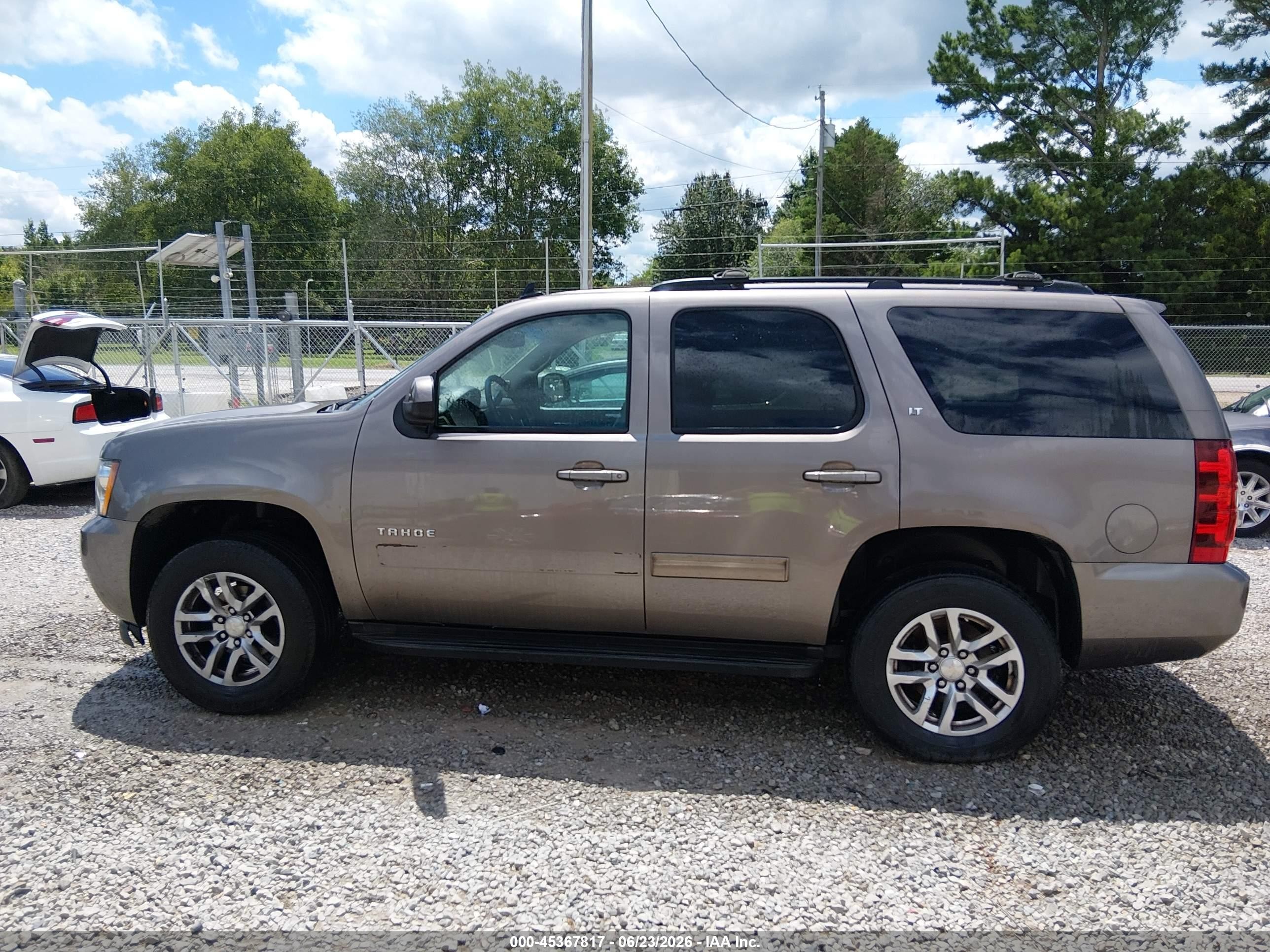 2014 Chevrolet Tahoe Lt Gray vin: 1GNSKBE04ER117887