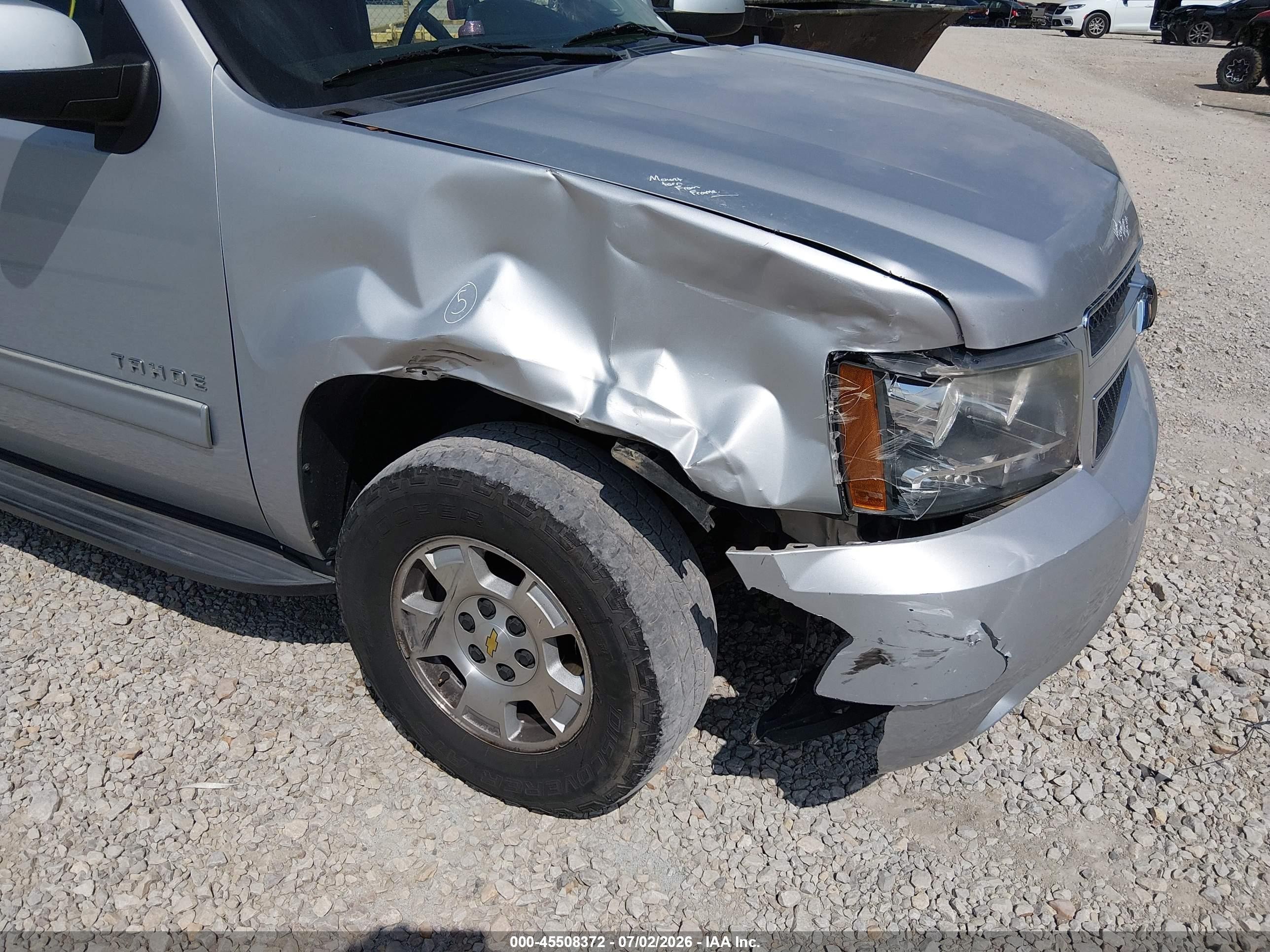 2013 Chevrolet Tahoe Lt Silver vin: 1GNSKBE05DR149813