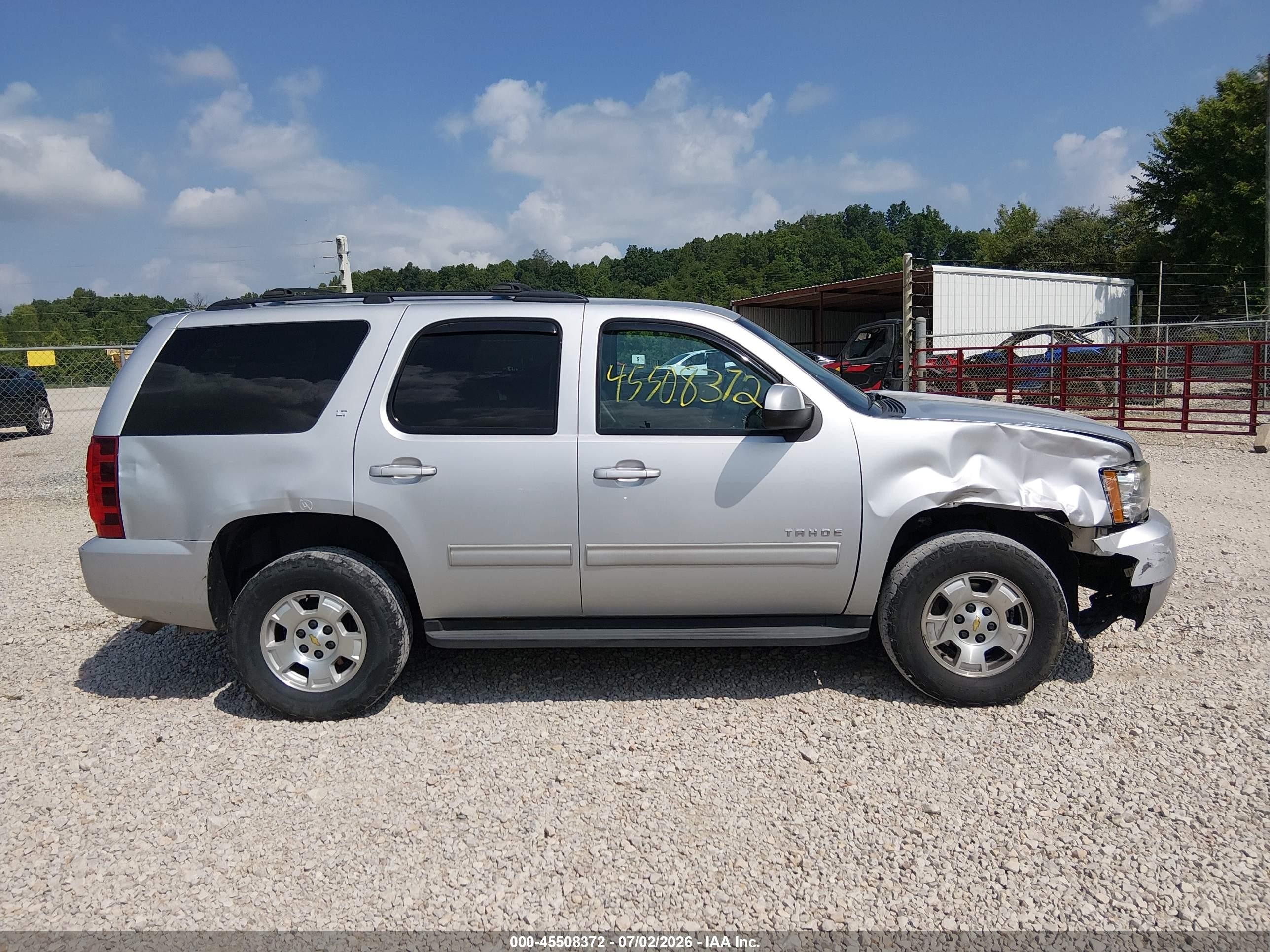 2013 Chevrolet Tahoe Lt Silver vin: 1GNSKBE05DR149813