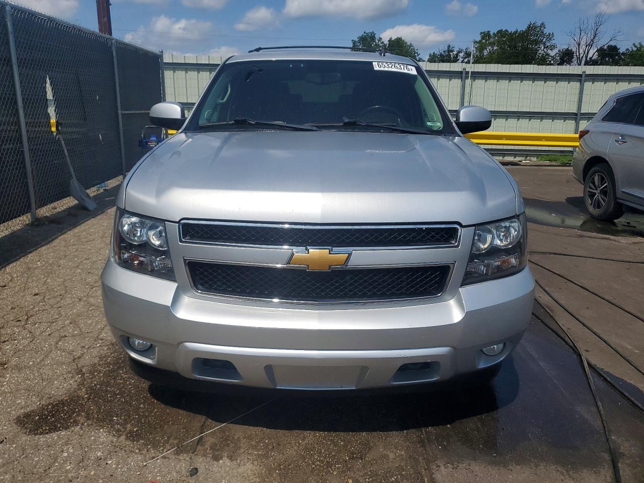 2013 Chevrolet Tahoe K1500 Lt Silver vin: 1GNSKBE05DR170435