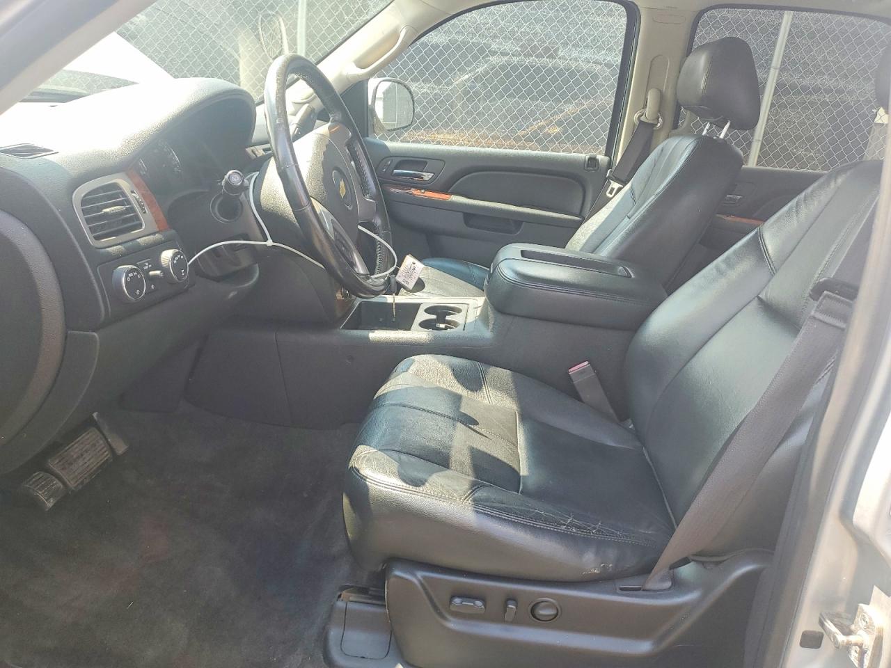 2013 Chevrolet Tahoe K1500 Lt Silver vin: 1GNSKBE05DR170435