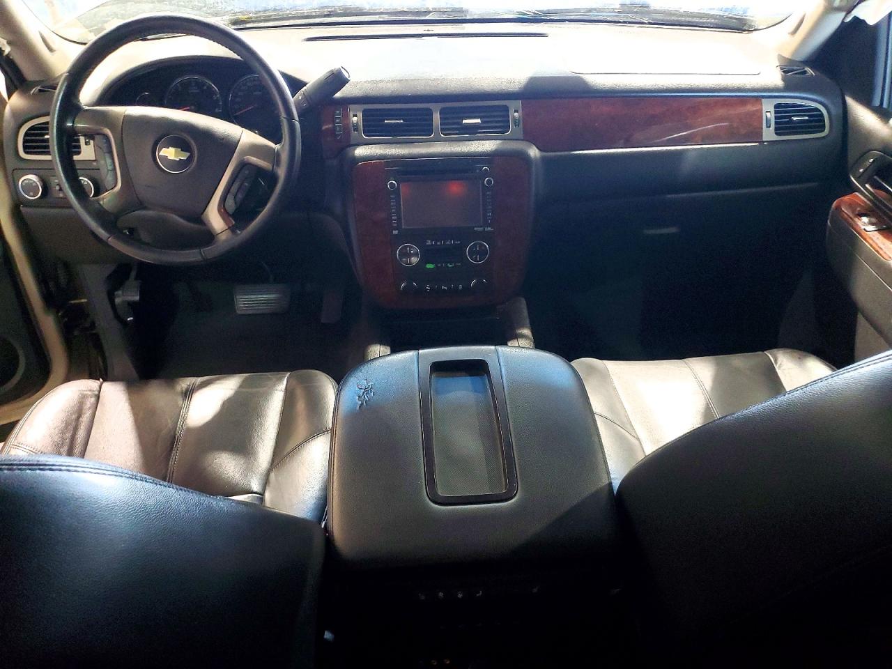 2013 Chevrolet Tahoe K1500 Lt Бежевый vin: 1GNSKBE05DR342771