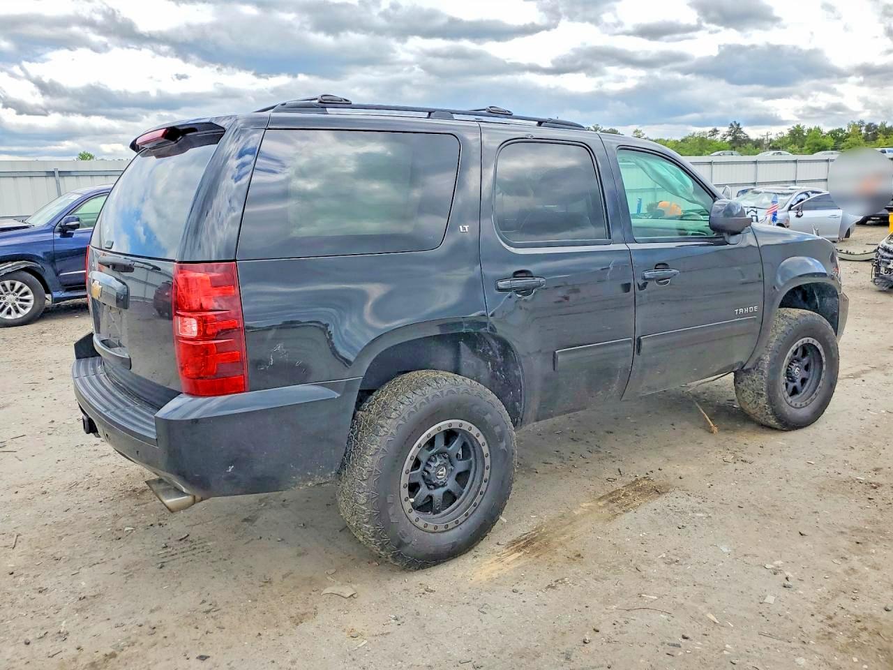 2013 Chevrolet Tahoe K1500 Lt Black vin: 1GNSKBE05DR365032