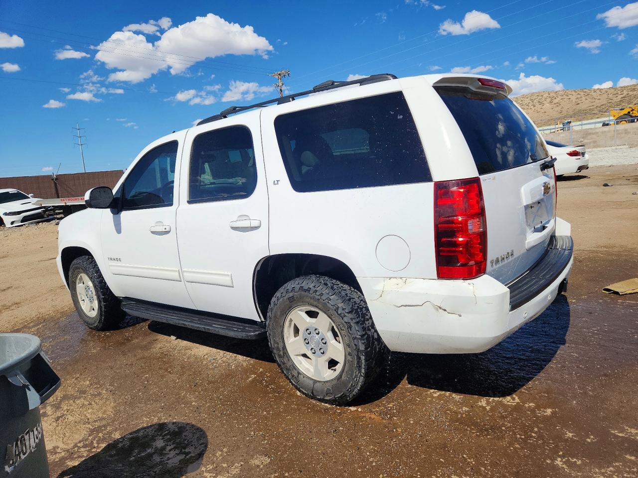 2011 Chevrolet Tahoe K1500 Lt White vin: 1GNSKBE06BR245575