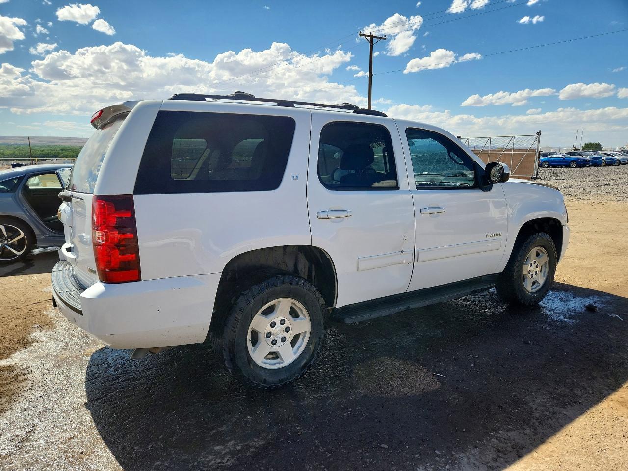 2011 Chevrolet Tahoe K1500 Lt White vin: 1GNSKBE06BR245575