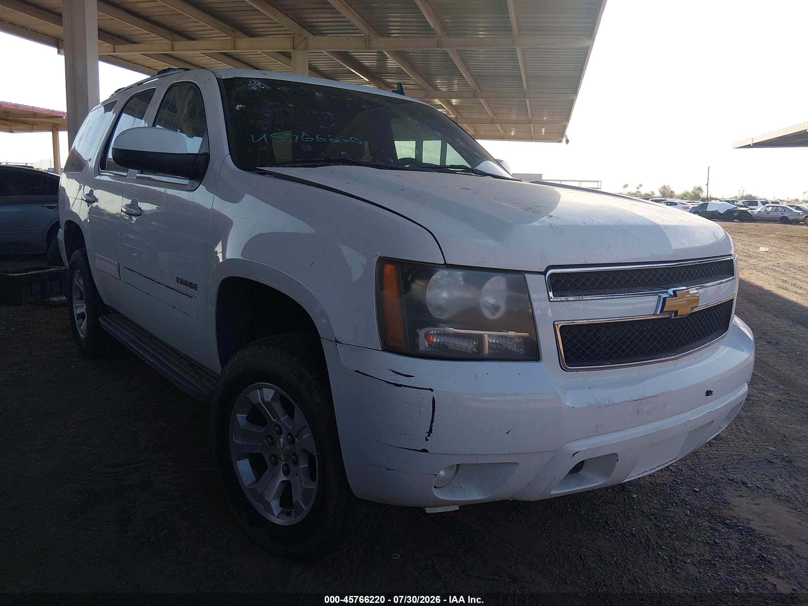 2013 Chevrolet Tahoe Lt White vin: 1GNSKBE06DR106484