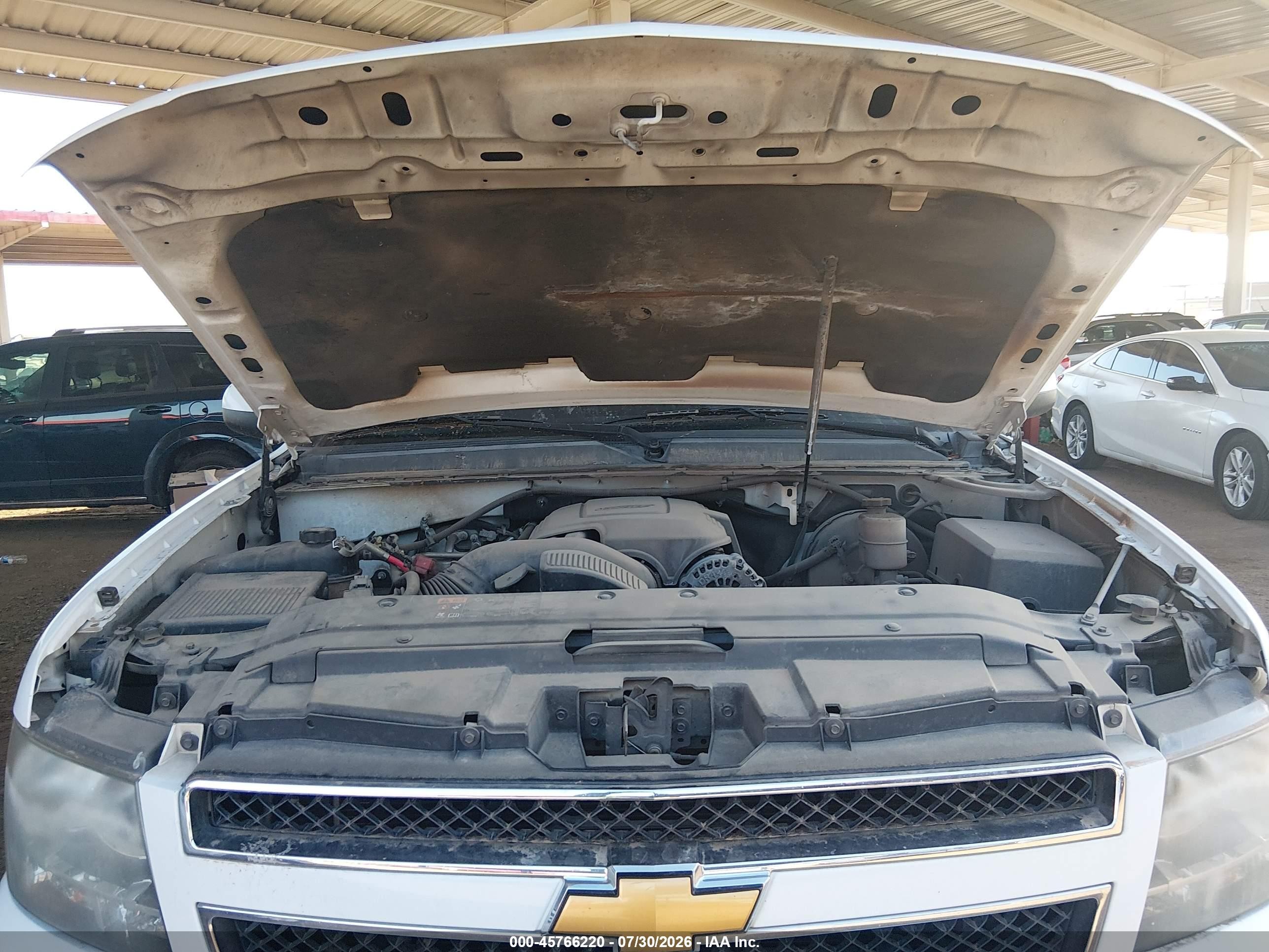 2013 Chevrolet Tahoe Lt White vin: 1GNSKBE06DR106484