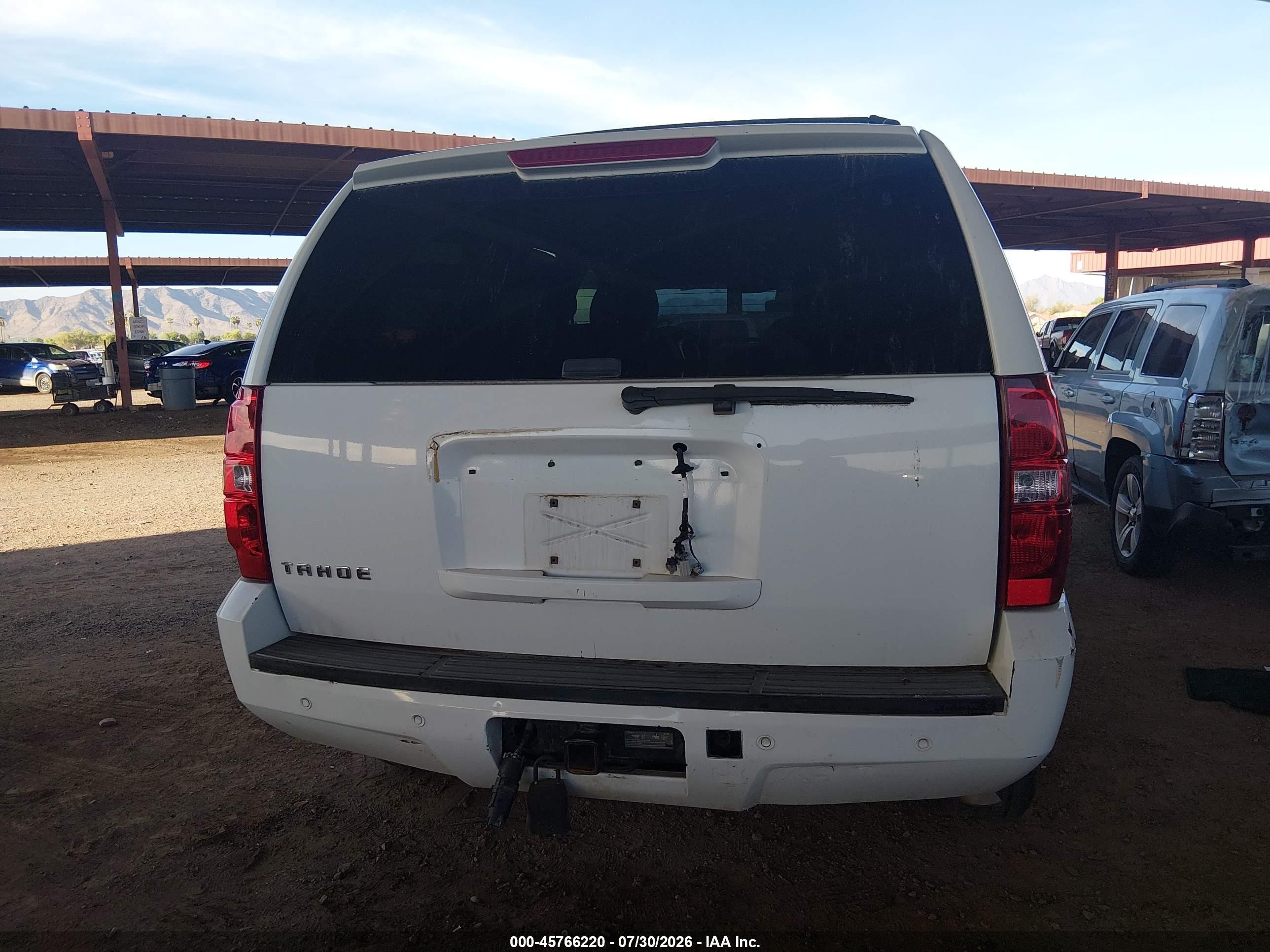 2013 Chevrolet Tahoe Lt White vin: 1GNSKBE06DR106484