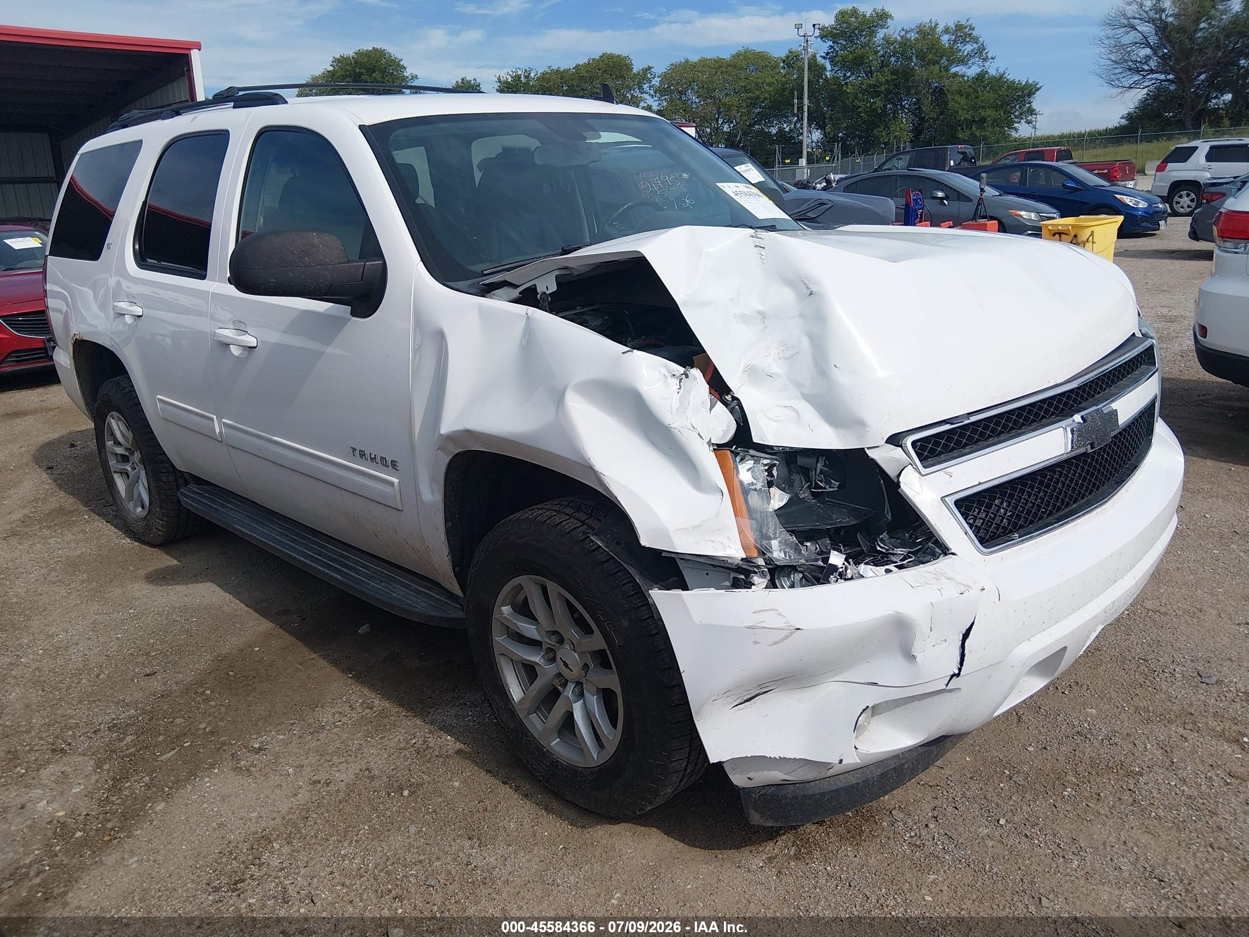 2013 Chevrolet Tahoe Lt White vin: 1GNSKBE06DR324134