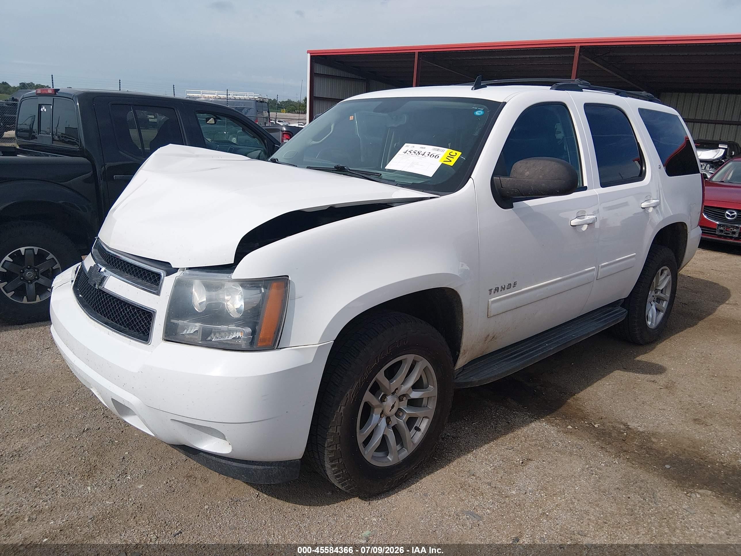 2013 Chevrolet Tahoe Lt White vin: 1GNSKBE06DR324134