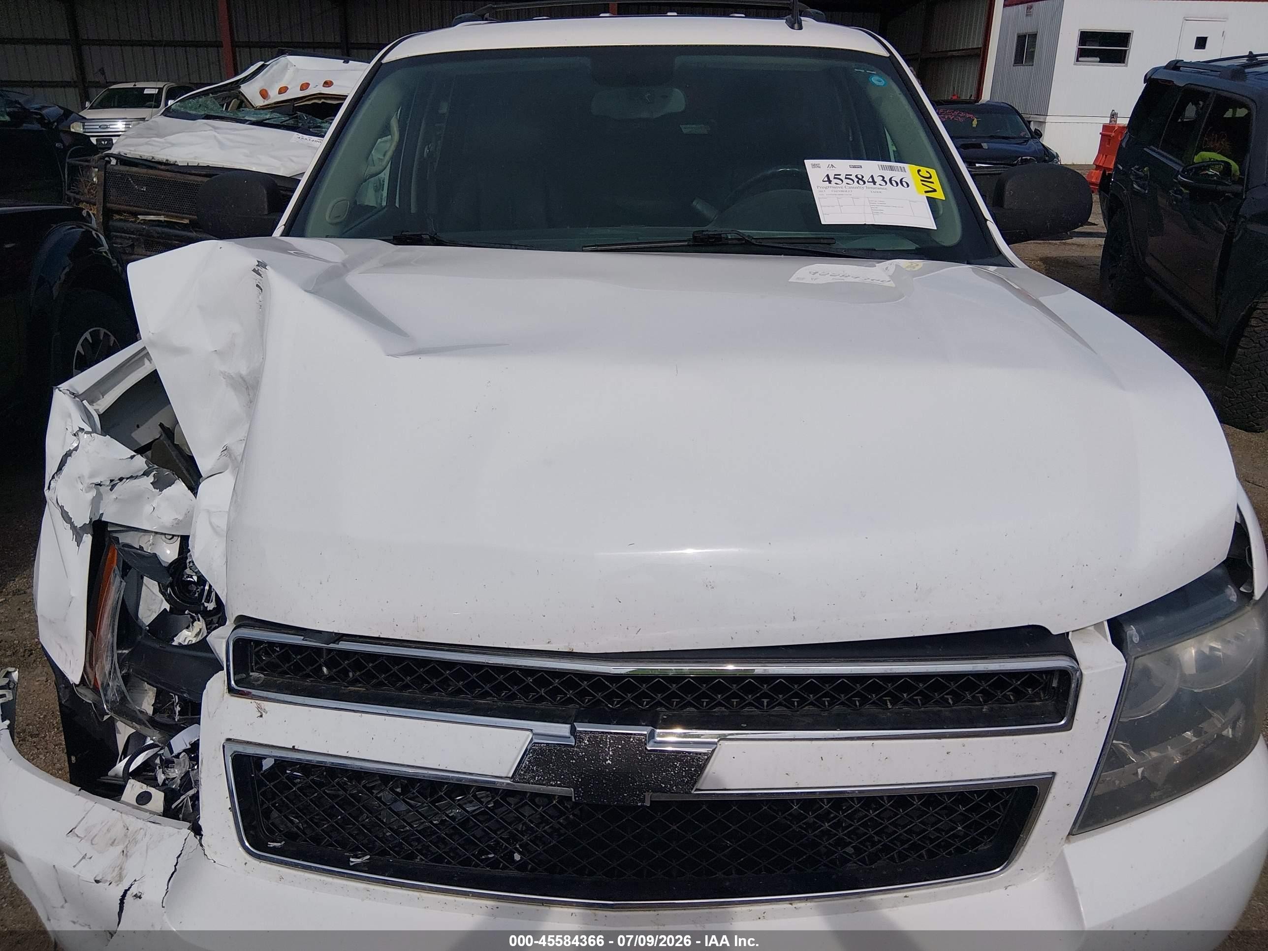 2013 Chevrolet Tahoe Lt White vin: 1GNSKBE06DR324134