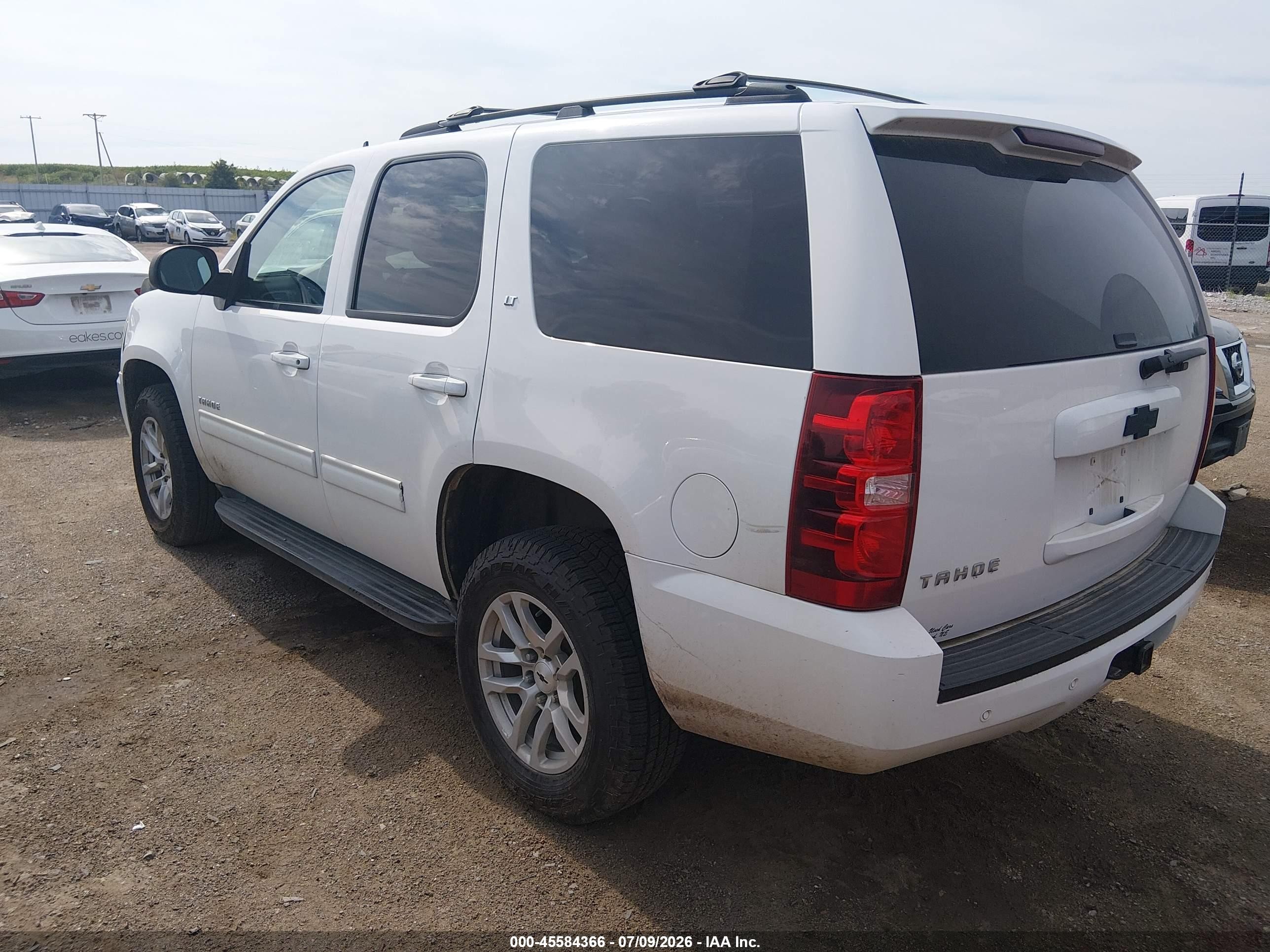 2013 Chevrolet Tahoe Lt White vin: 1GNSKBE06DR324134