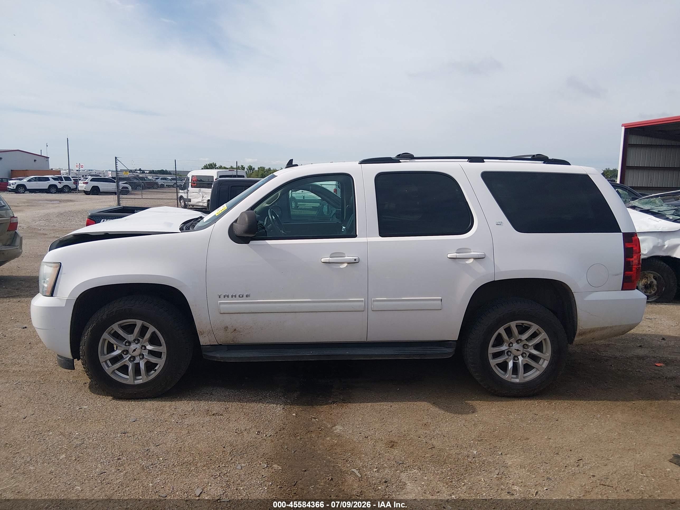 2013 Chevrolet Tahoe Lt White vin: 1GNSKBE06DR324134