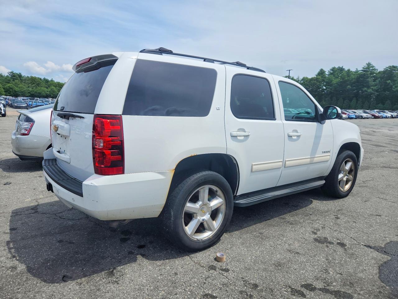 2014 Chevrolet Tahoe K1500 Lt White vin: 1GNSKBE06ER238369