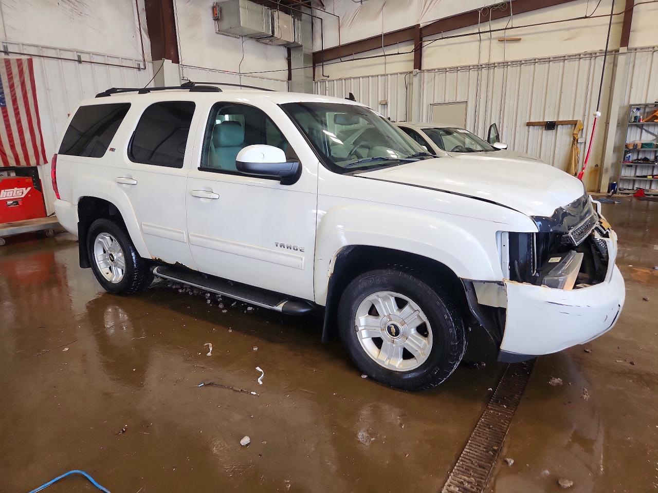 2011 Chevrolet Tahoe K1500 Lt White vin: 1GNSKBE07BR226002