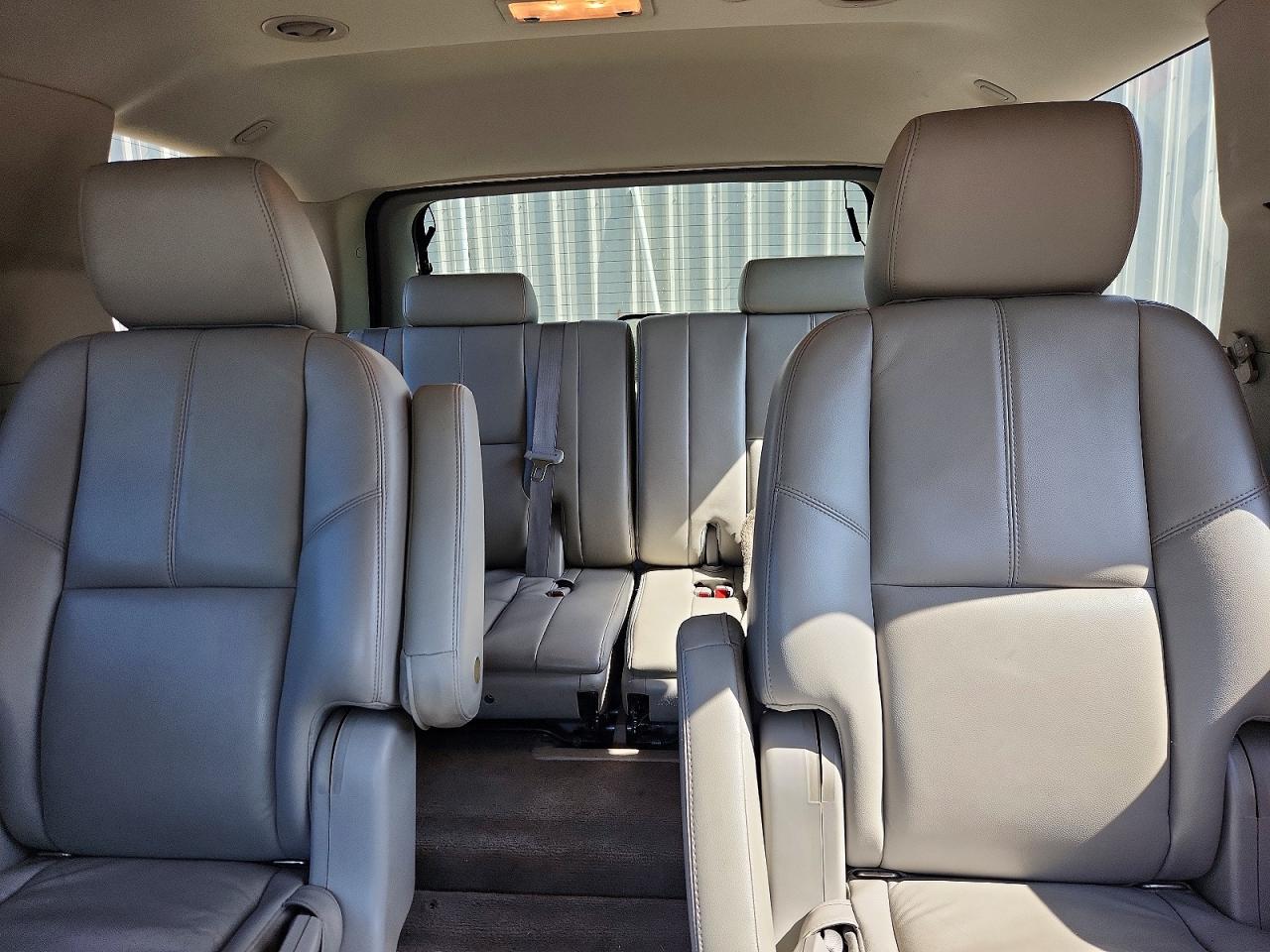 2011 Chevrolet Tahoe K1500 Lt Silver vin: 1GNSKBE07BR227571