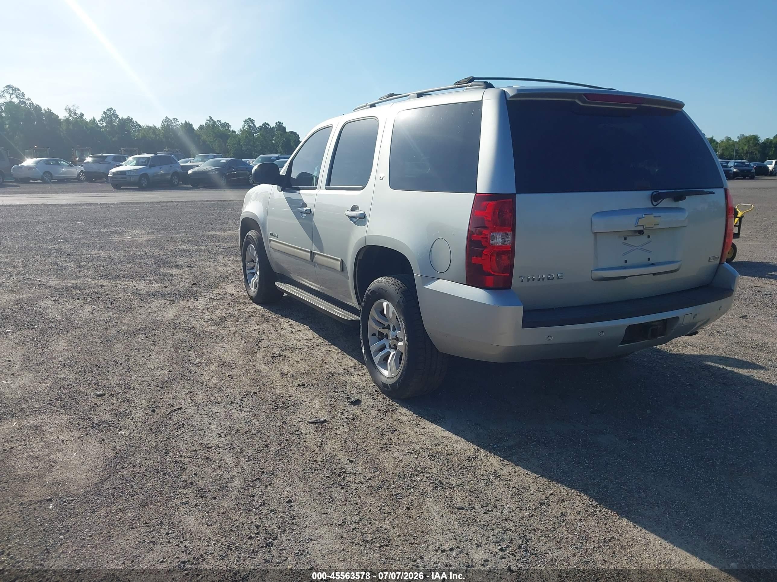 2011 Chevrolet Tahoe Lt Silver vin: 1GNSKBE07BR377258