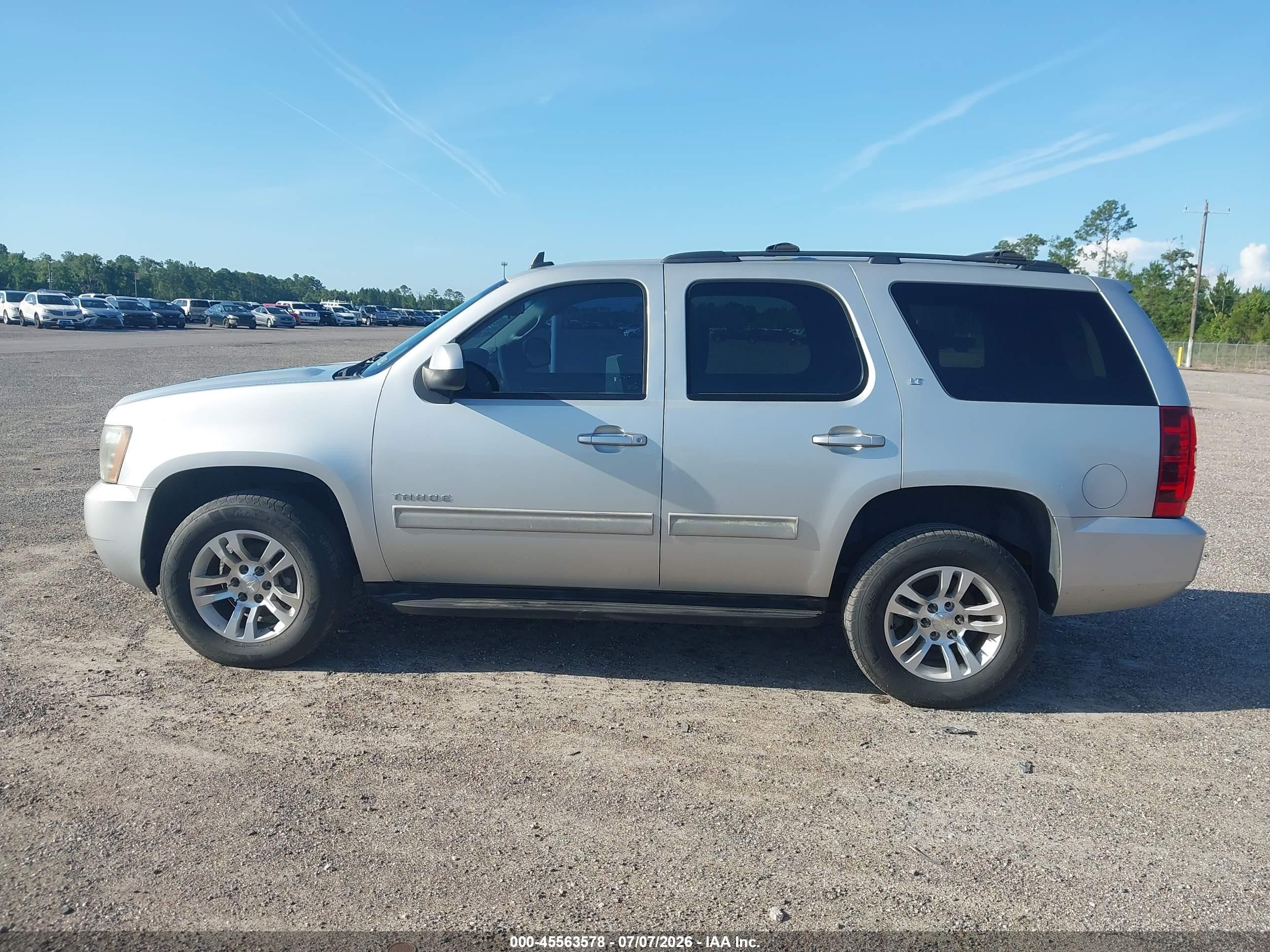 2011 Chevrolet Tahoe Lt Silver vin: 1GNSKBE07BR377258