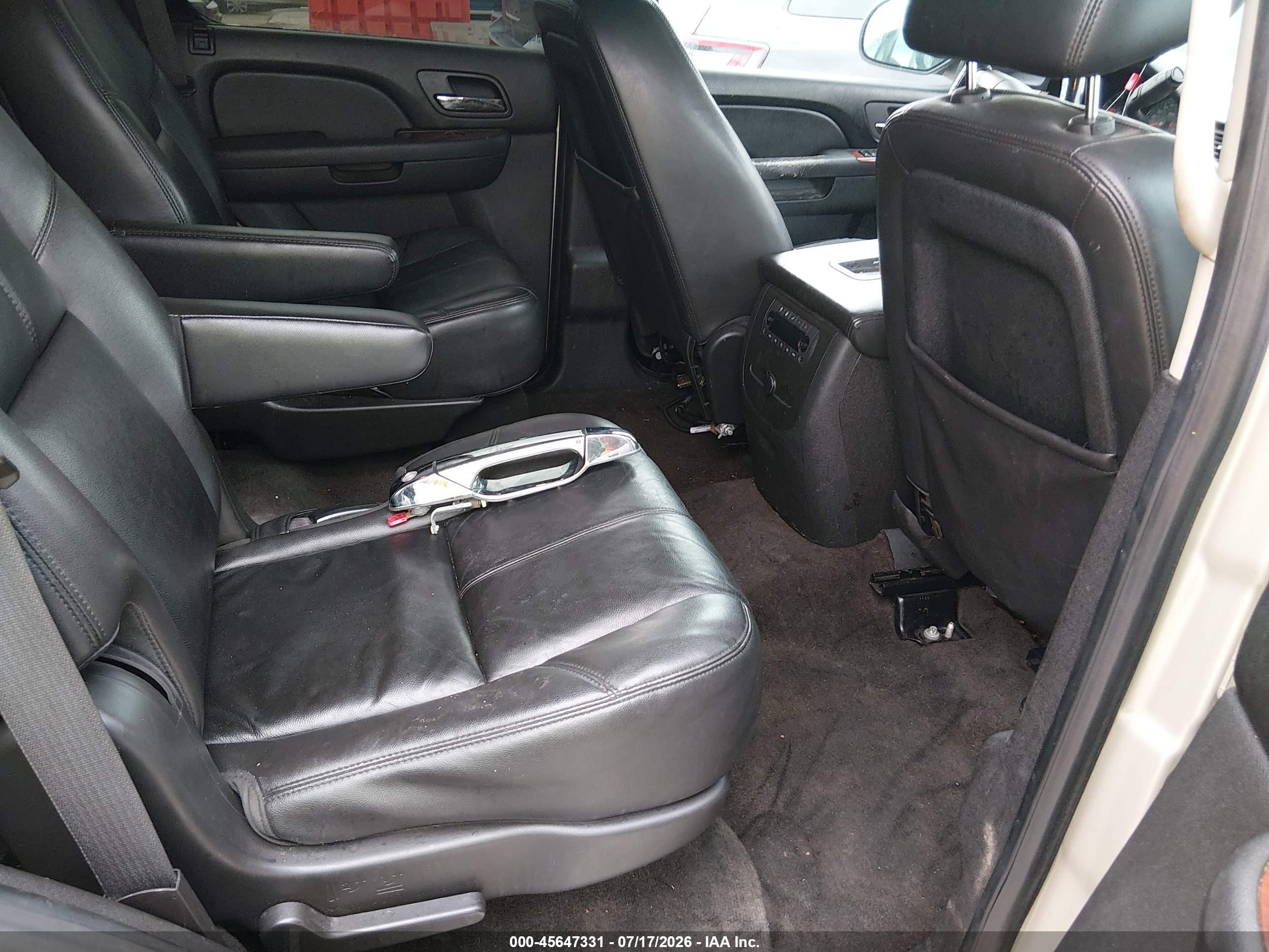 2013 Chevrolet Tahoe Lt Gold vin: 1GNSKBE07DR130020
