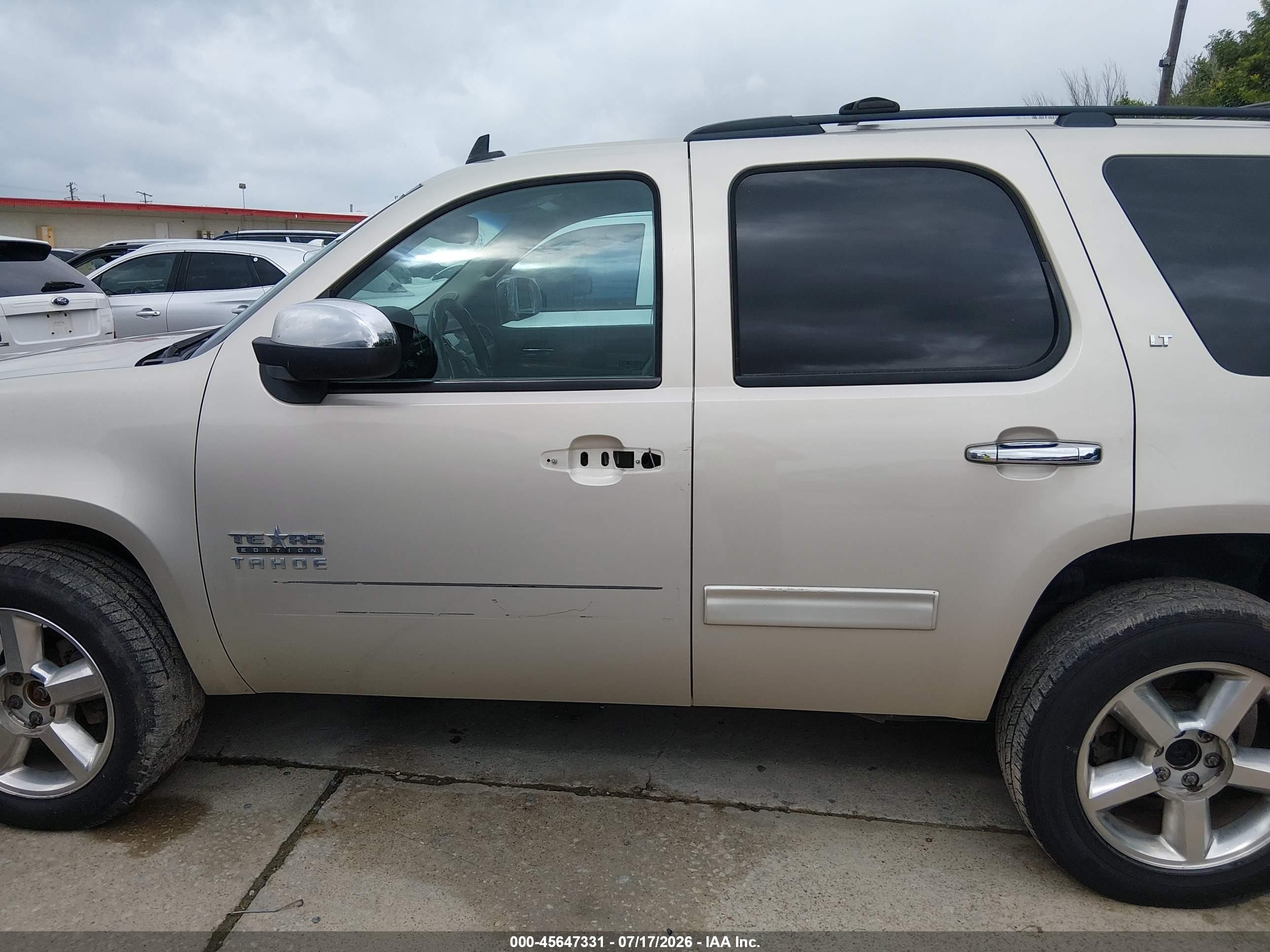 2013 Chevrolet Tahoe Lt Gold vin: 1GNSKBE07DR130020