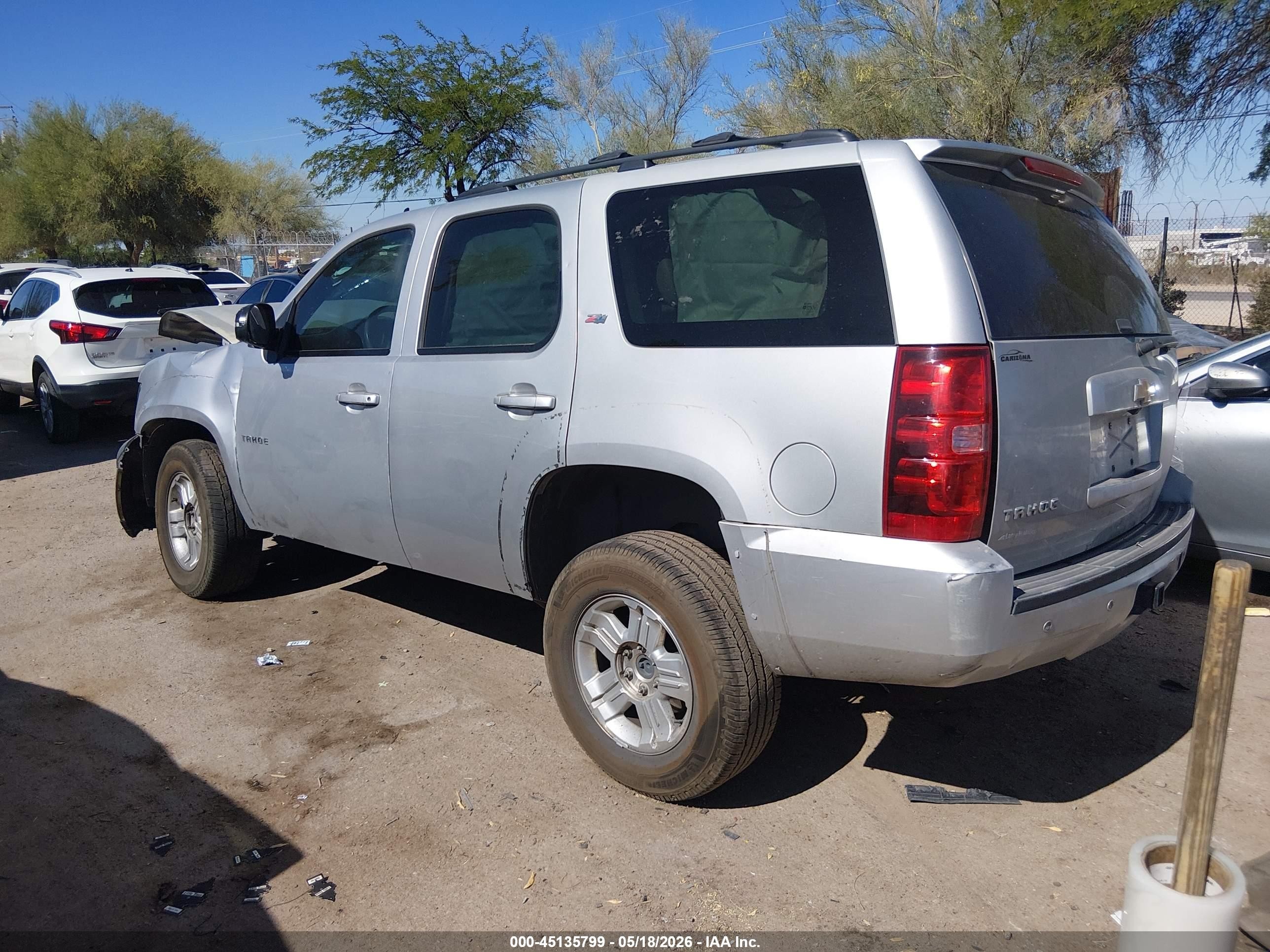 2013 Chevrolet Tahoe Lt Silver vin: 1GNSKBE07DR200468