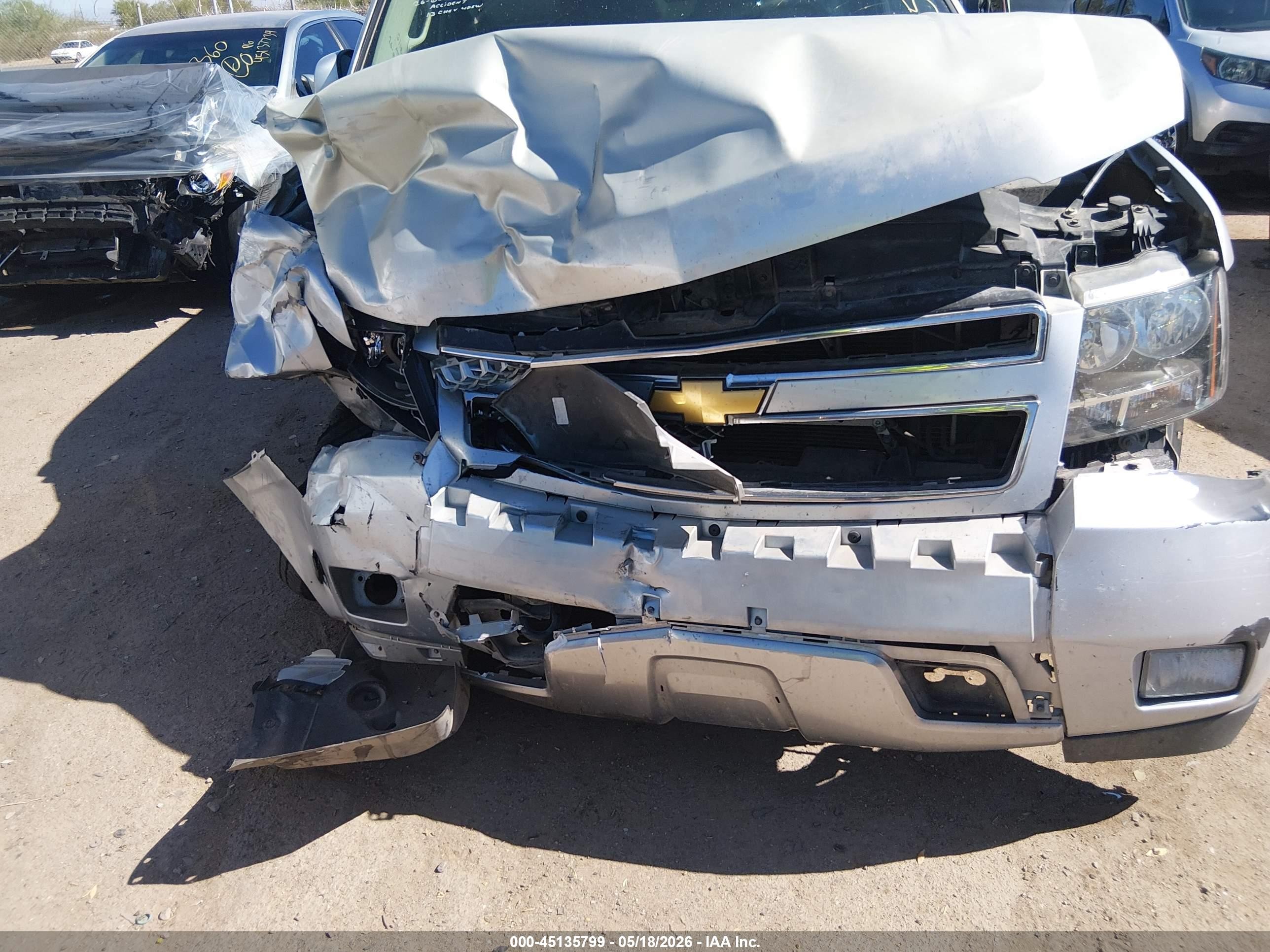 2013 Chevrolet Tahoe Lt Silver vin: 1GNSKBE07DR200468