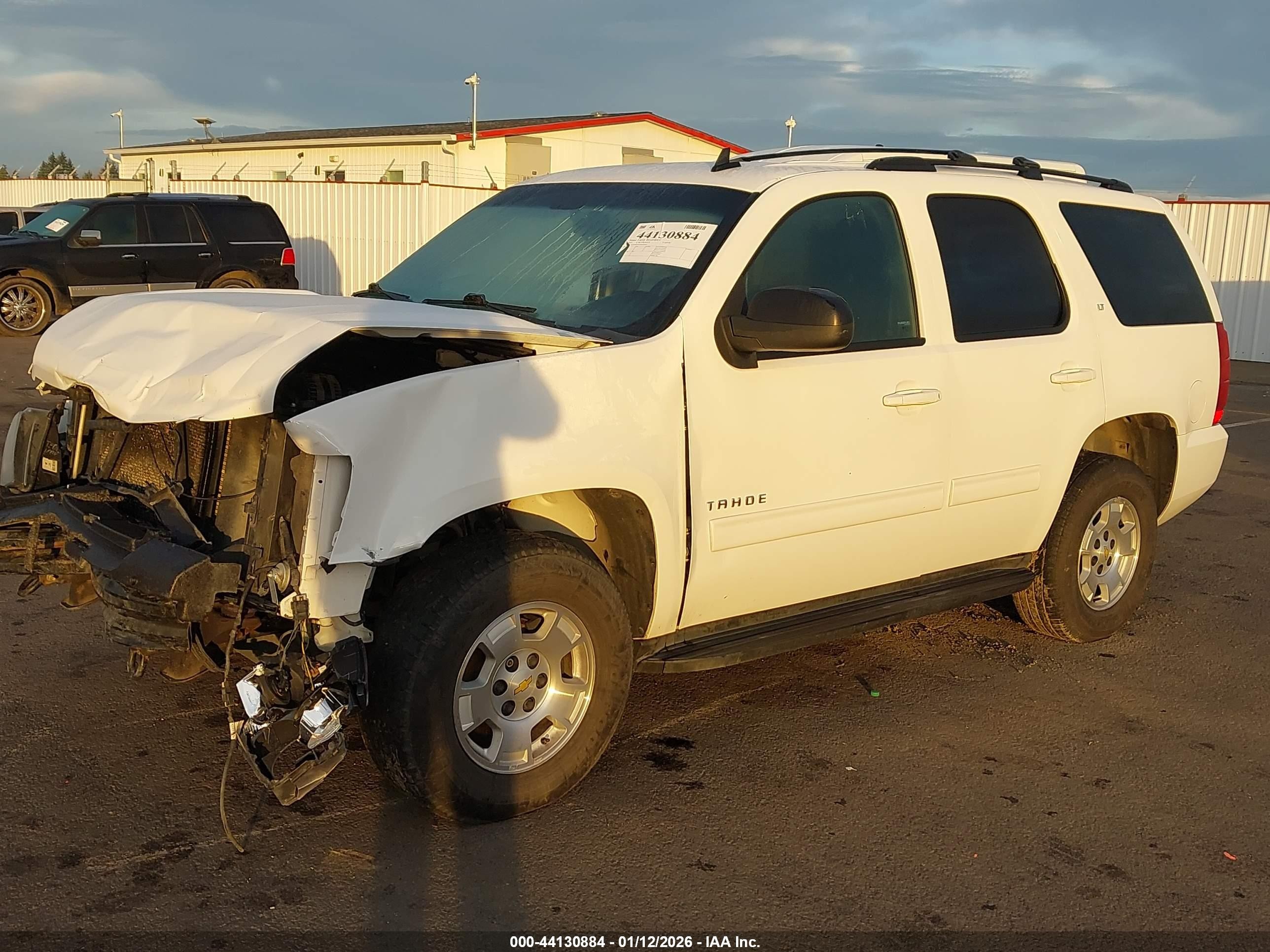 2013 Chevrolet Tahoe Lt White vin: 1GNSKBE07DR238363
