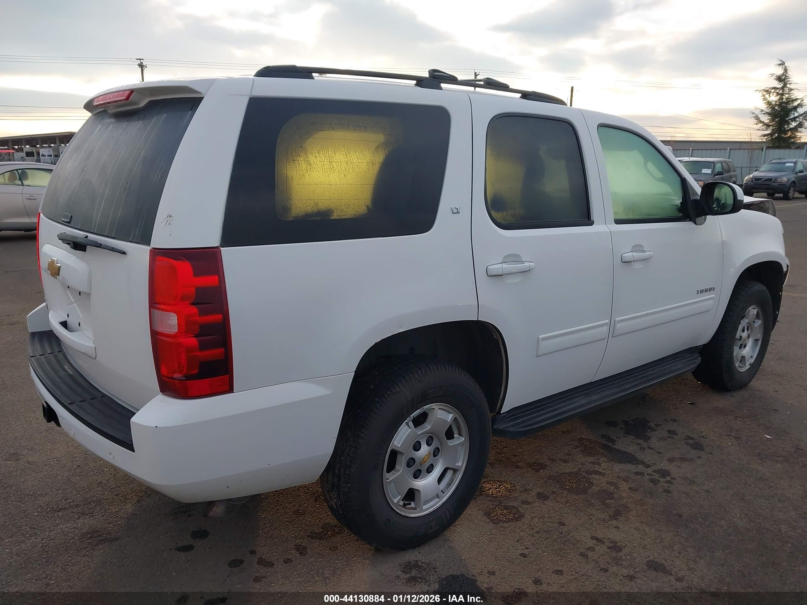 2013 Chevrolet Tahoe Lt White vin: 1GNSKBE07DR238363