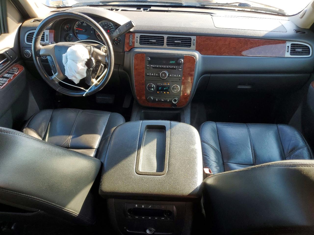 2013 Chevrolet Tahoe K1500 Lt Silver vin: 1GNSKBE07DR249797