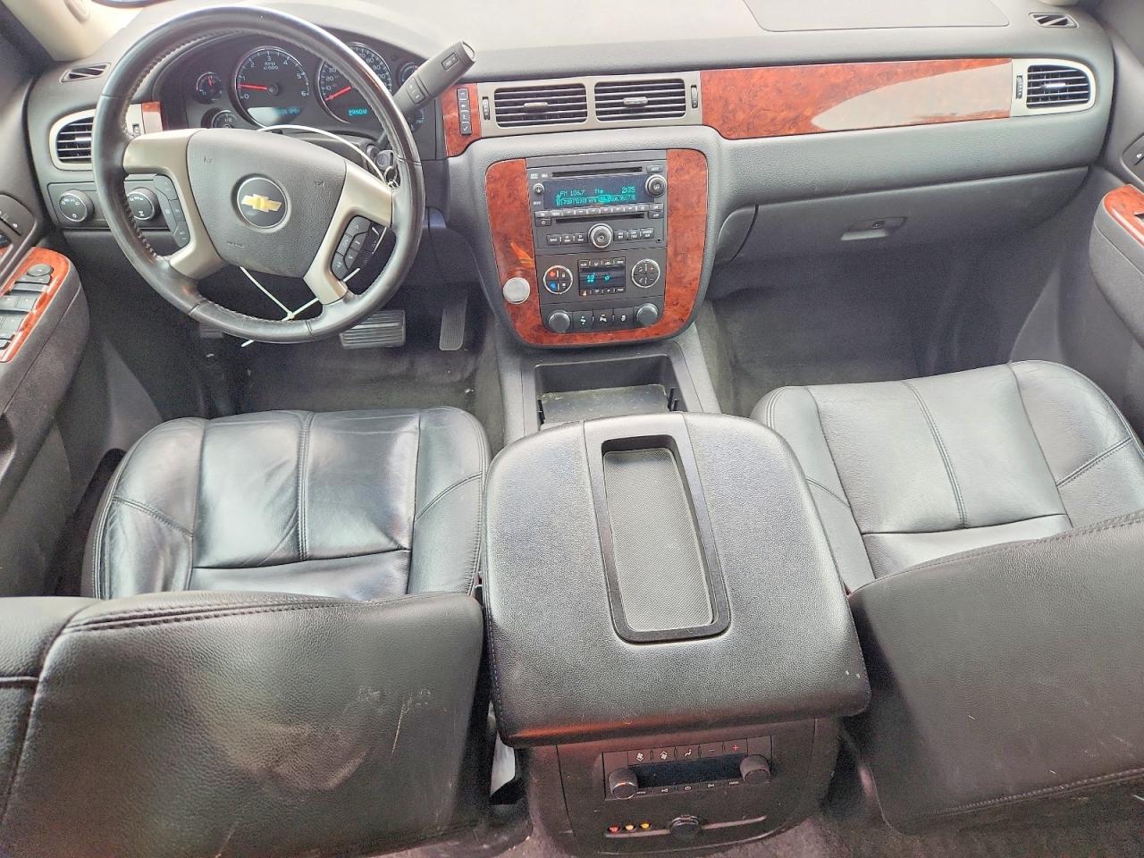 2013 Chevrolet Tahoe K1500 Lt Silver vin: 1GNSKBE07DR255633