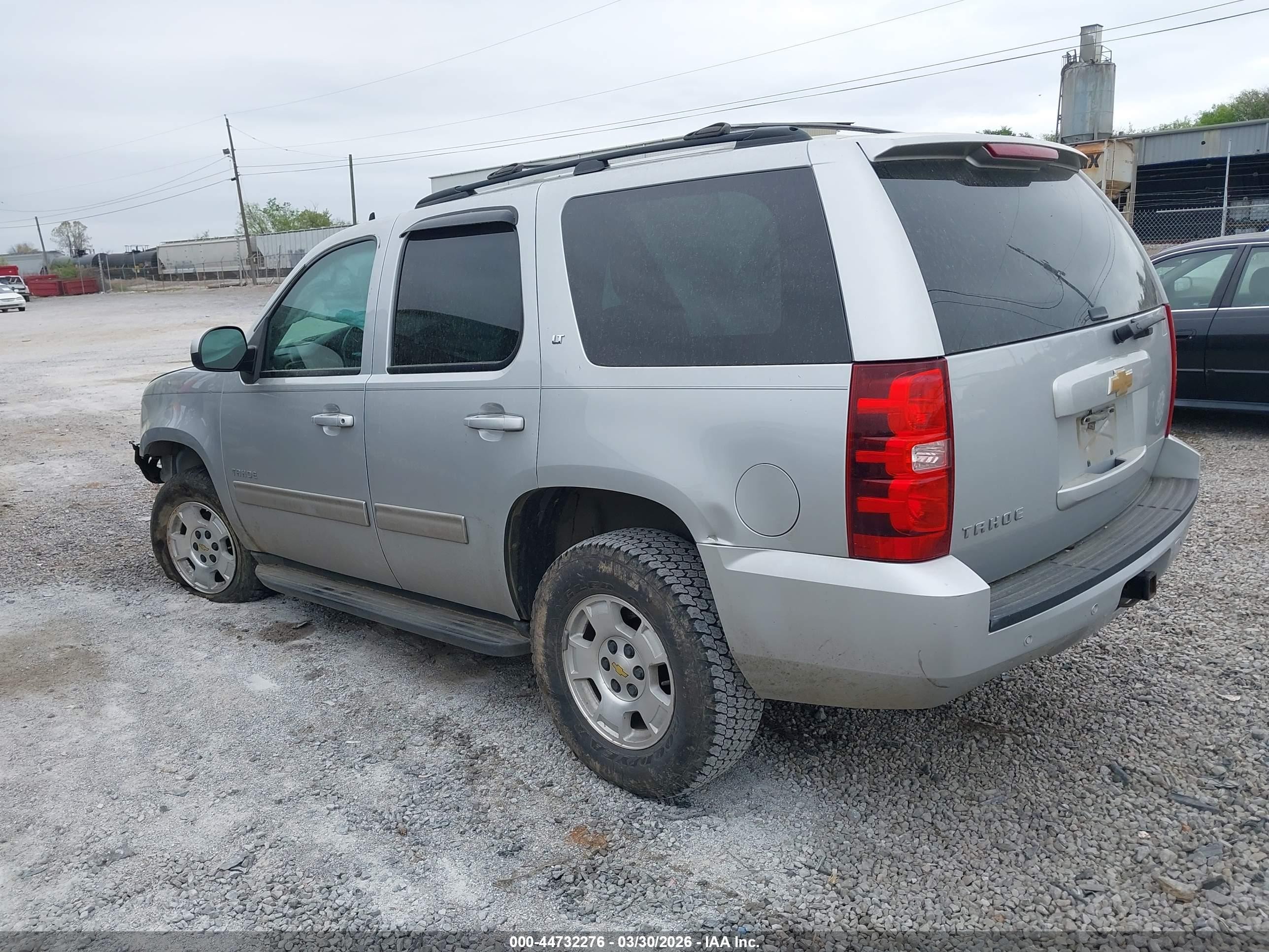 2013 Chevrolet Tahoe Lt Silver vin: 1GNSKBE07DR323672