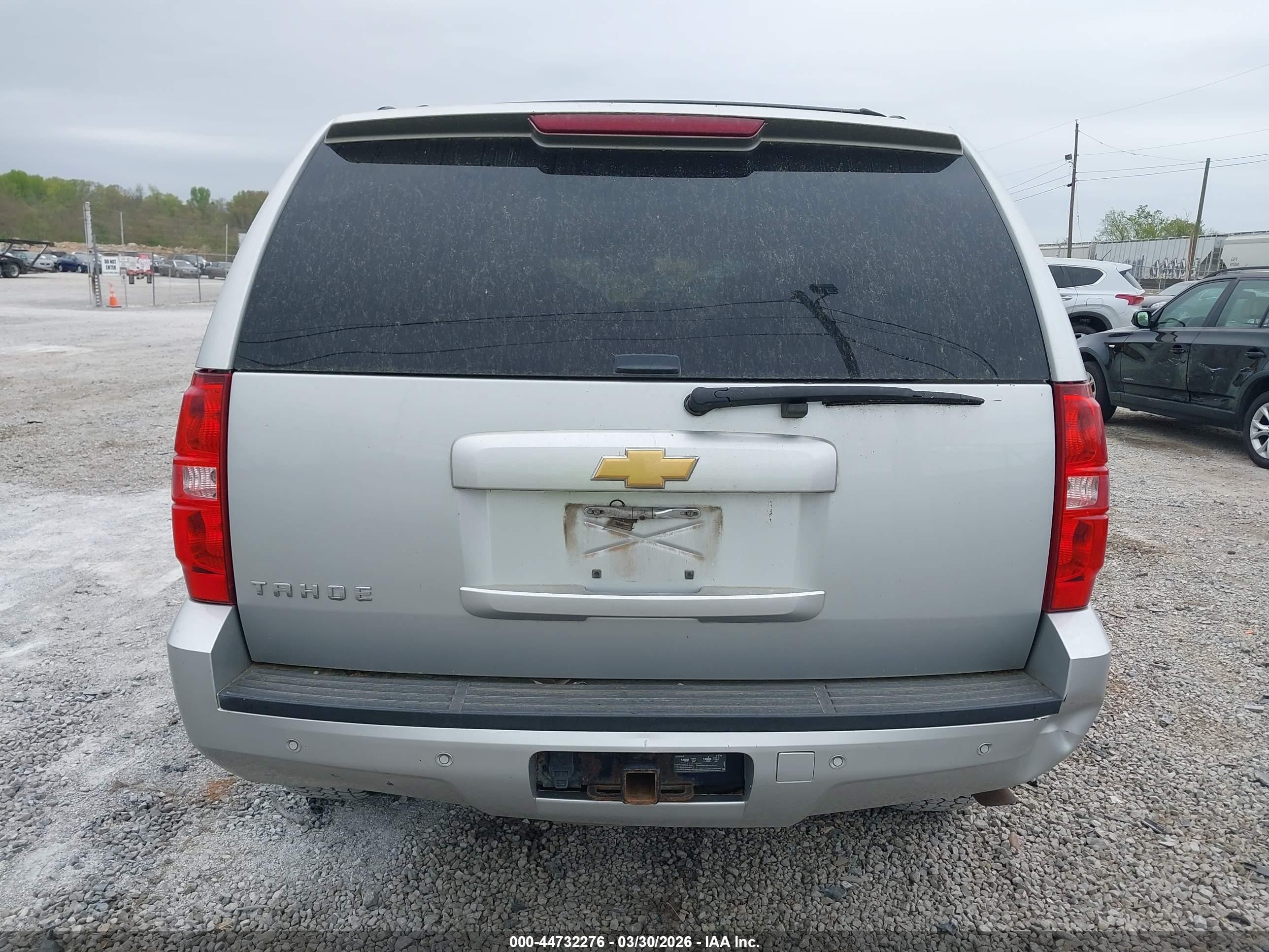 2013 Chevrolet Tahoe Lt Silver vin: 1GNSKBE07DR323672