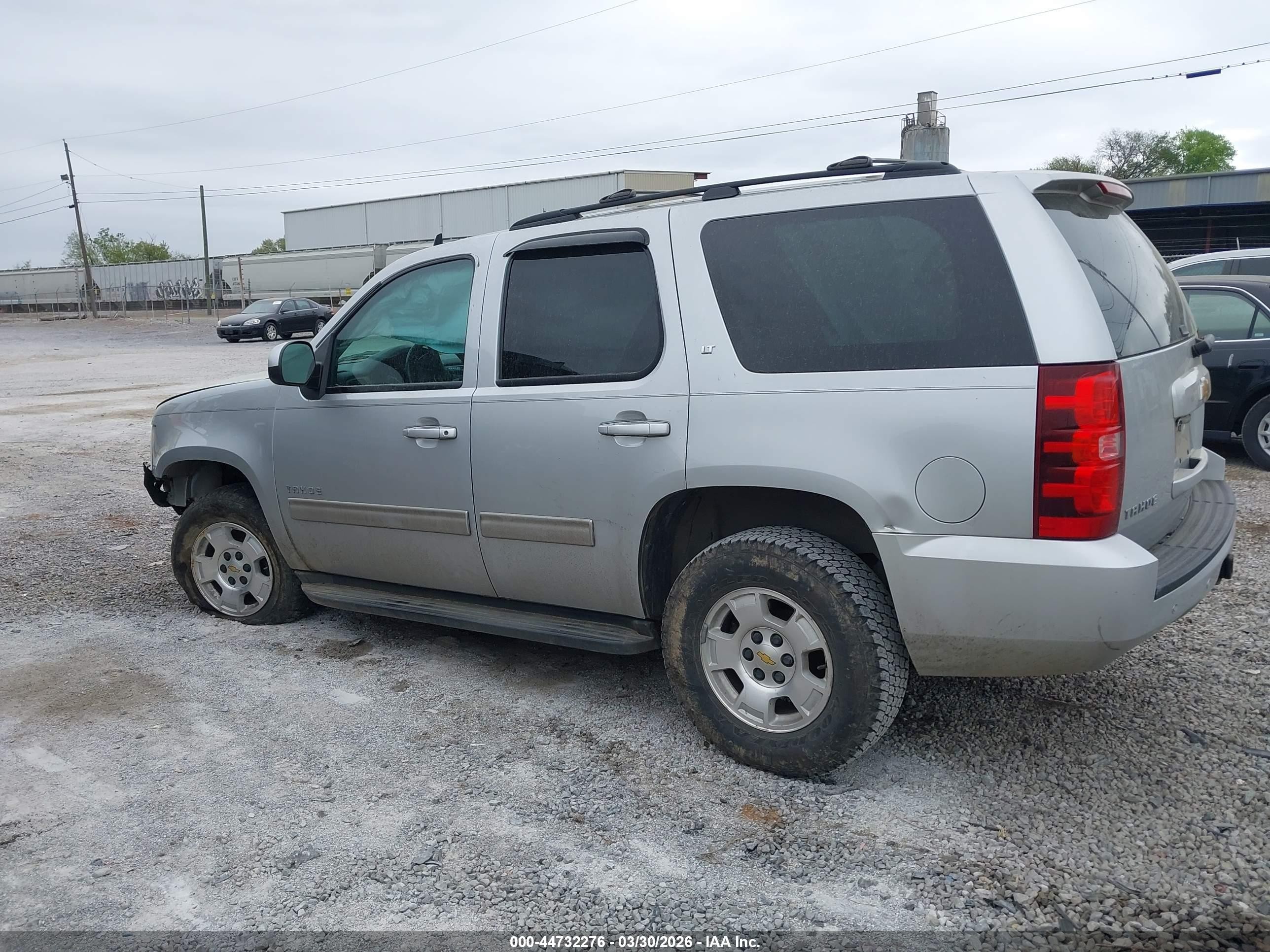 2013 Chevrolet Tahoe Lt Silver vin: 1GNSKBE07DR323672