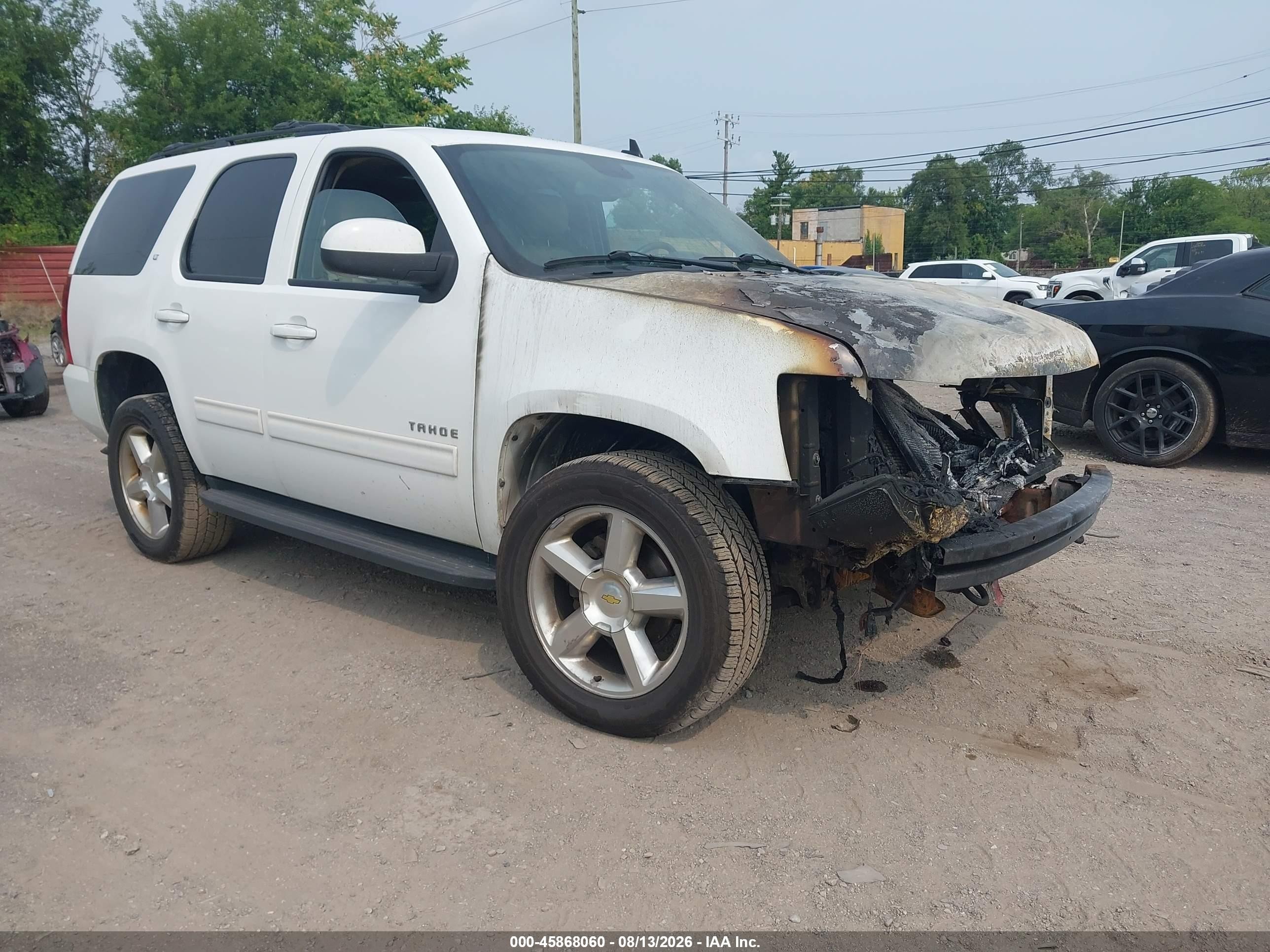 2014 Chevrolet Tahoe Lt Белый vin: 1GNSKBE07ER109668