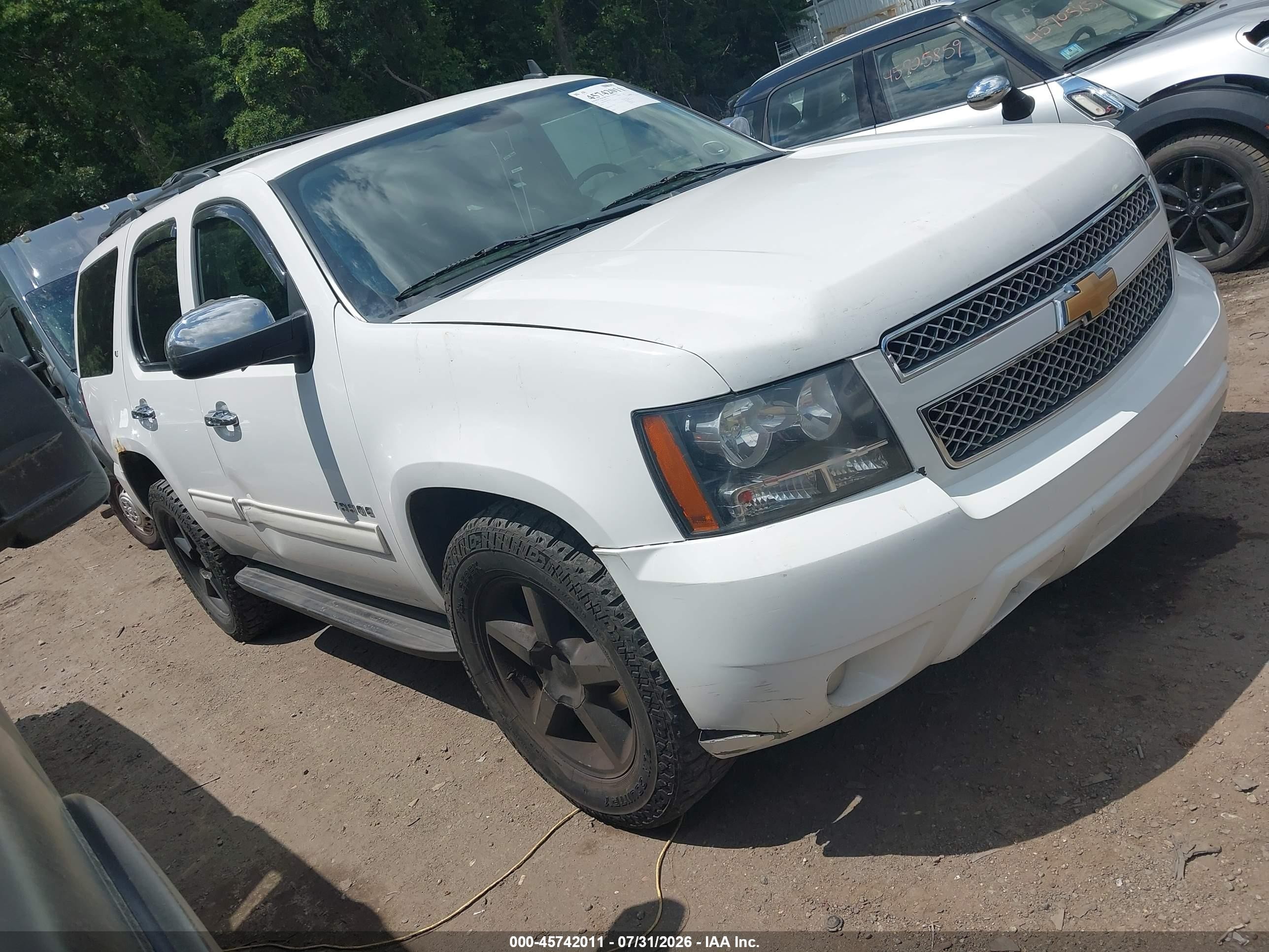 2013 Chevrolet Tahoe Lt Белый vin: 1GNSKBE08DR256645