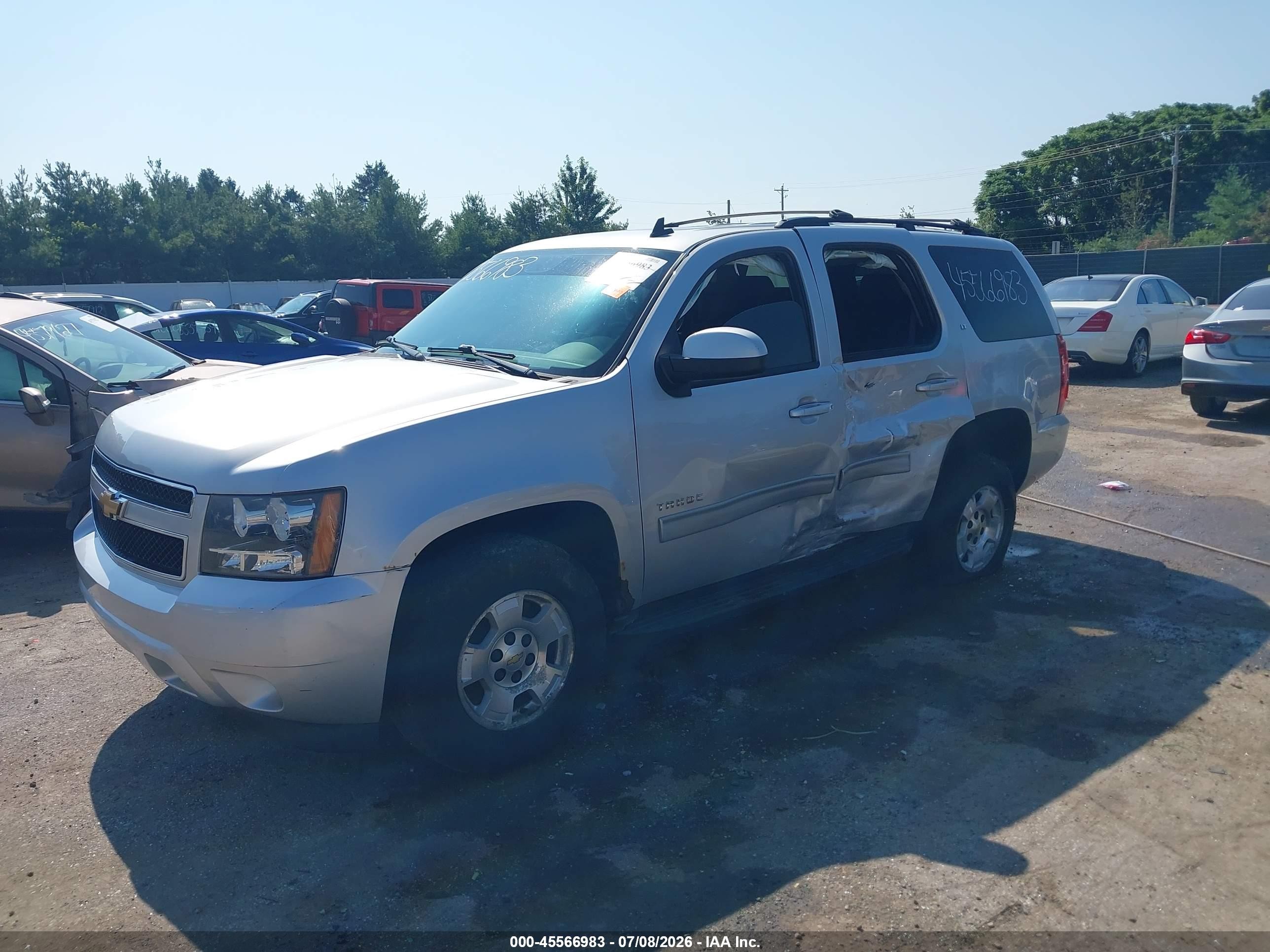 2013 Chevrolet Tahoe Lt Silver vin: 1GNSKBE08DR366725