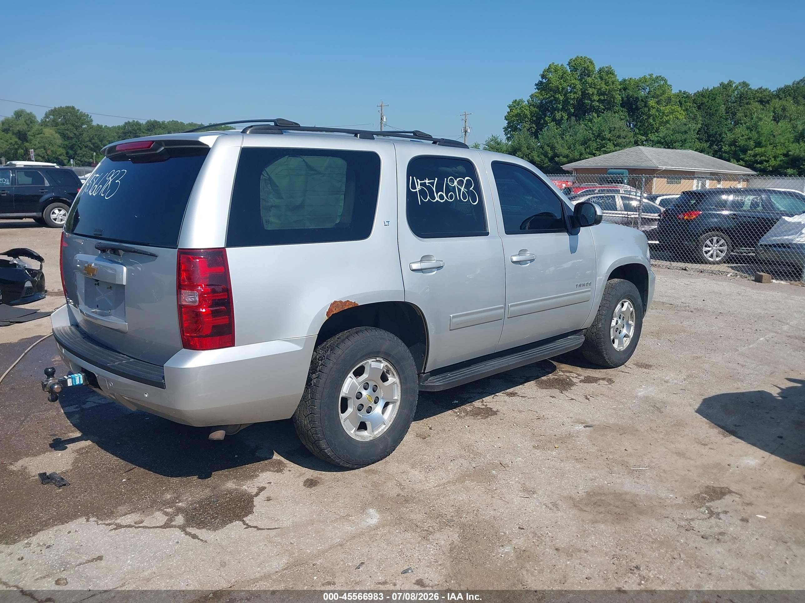 2013 Chevrolet Tahoe Lt Silver vin: 1GNSKBE08DR366725